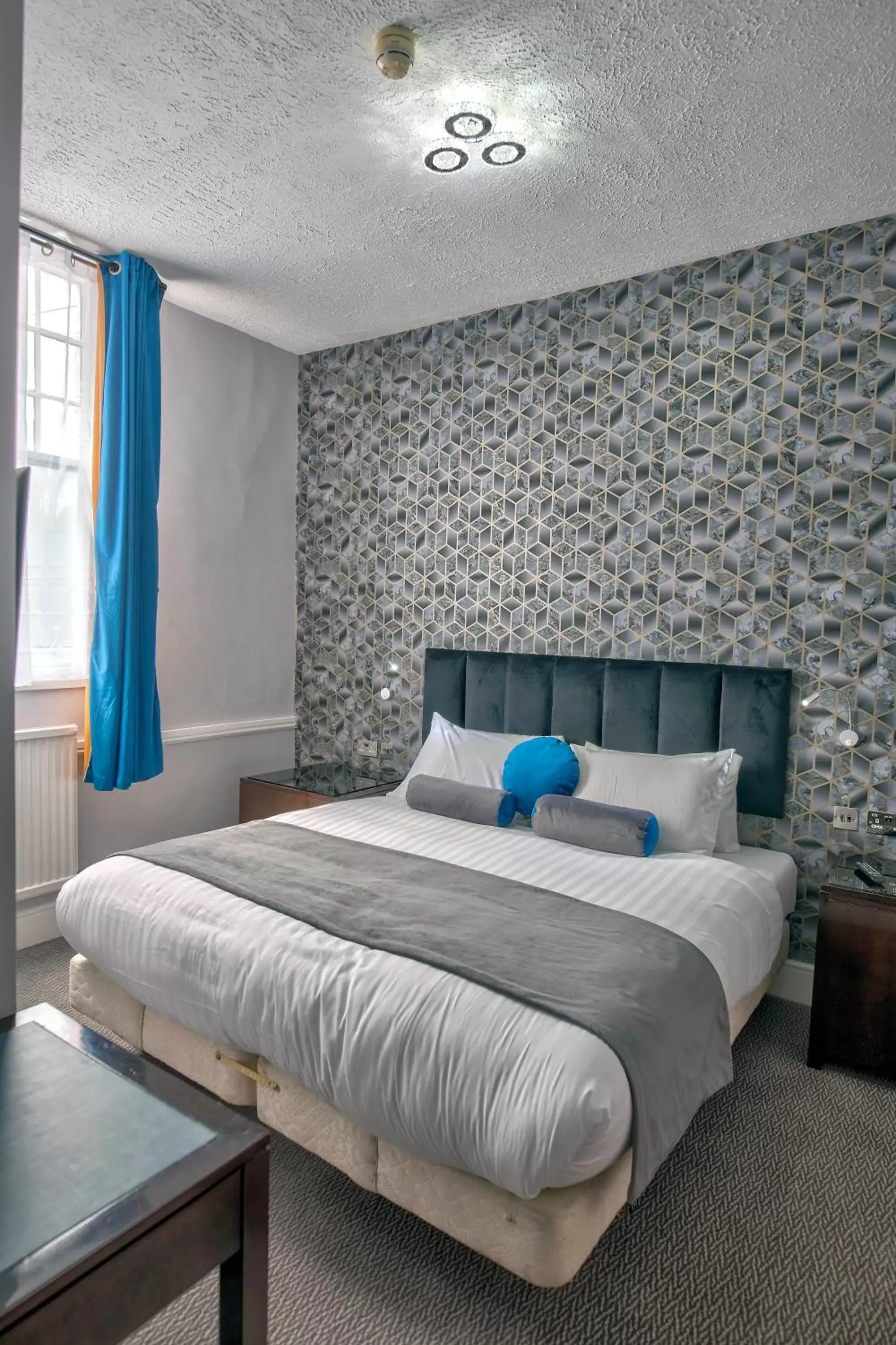 Superior Double Room in The Bridge Hotel Superior Double Room in The Bridge Hotel