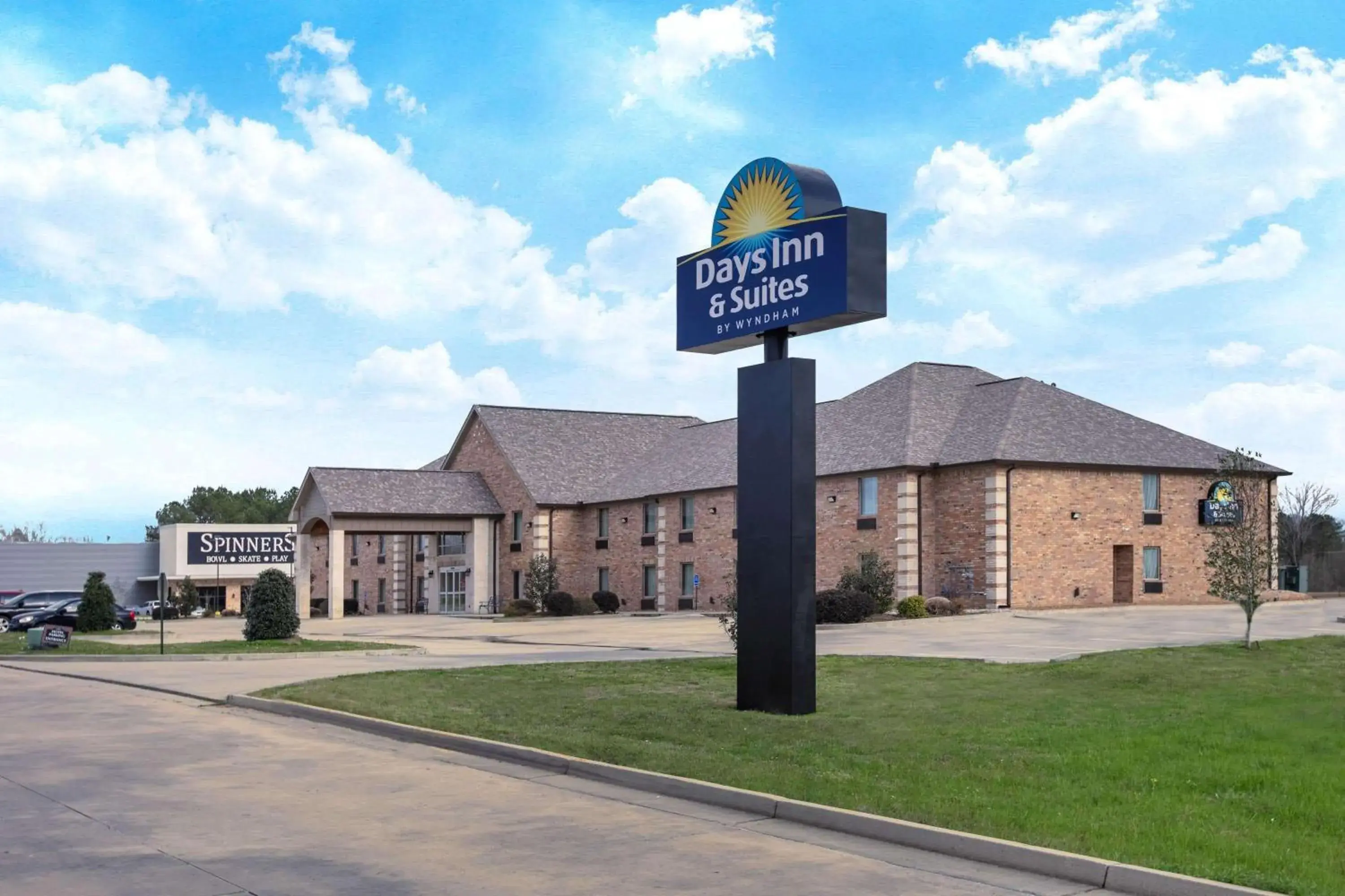 Days Inn & Suites by Wyndham Florence/Jackson Area Days Inn & Suites by Wyndham Florence/Jackson Area