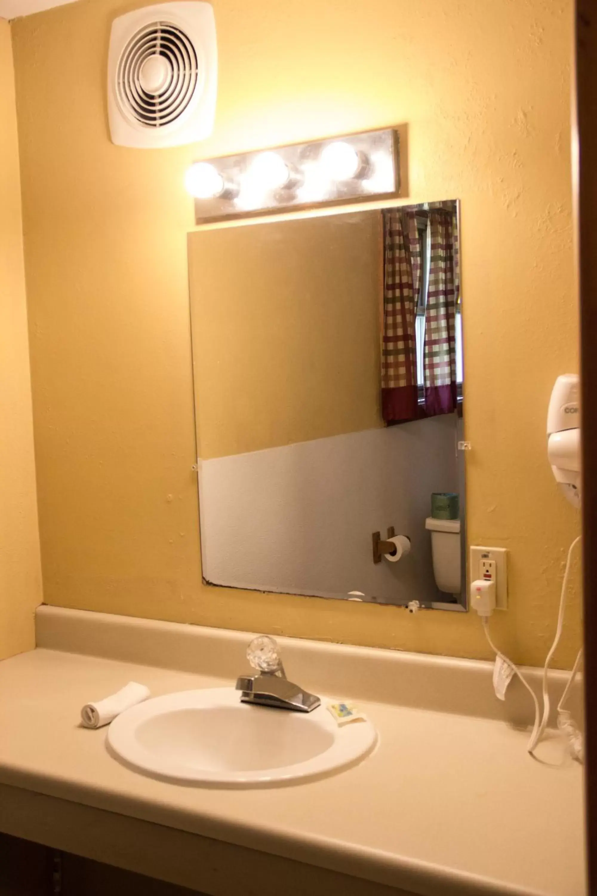 Standard Double or Twin Room in Fran Cove Motel Standard Double or Twin Room in Fran Cove Motel