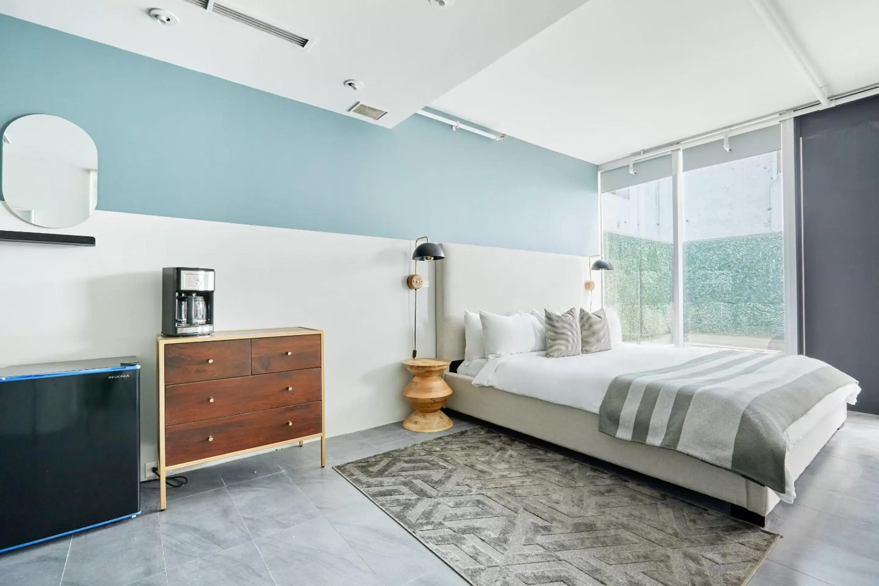 Superior King Room in The Slate Hotel Downtown, Sonder by Marriott Bonvoy Superior King Room in The Slate Hotel Downtown, Sonder by Marriott Bonvoy