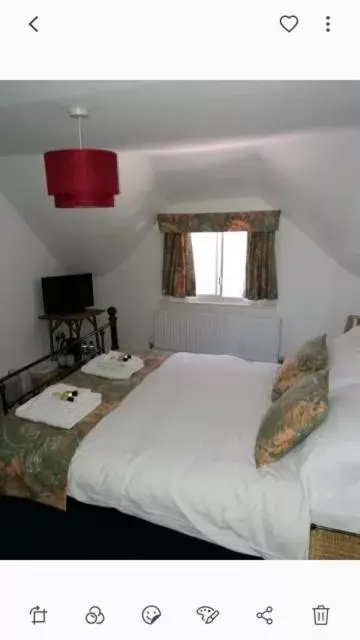 Small Double Room in White Horse Inn Small Double Room in White Horse Inn