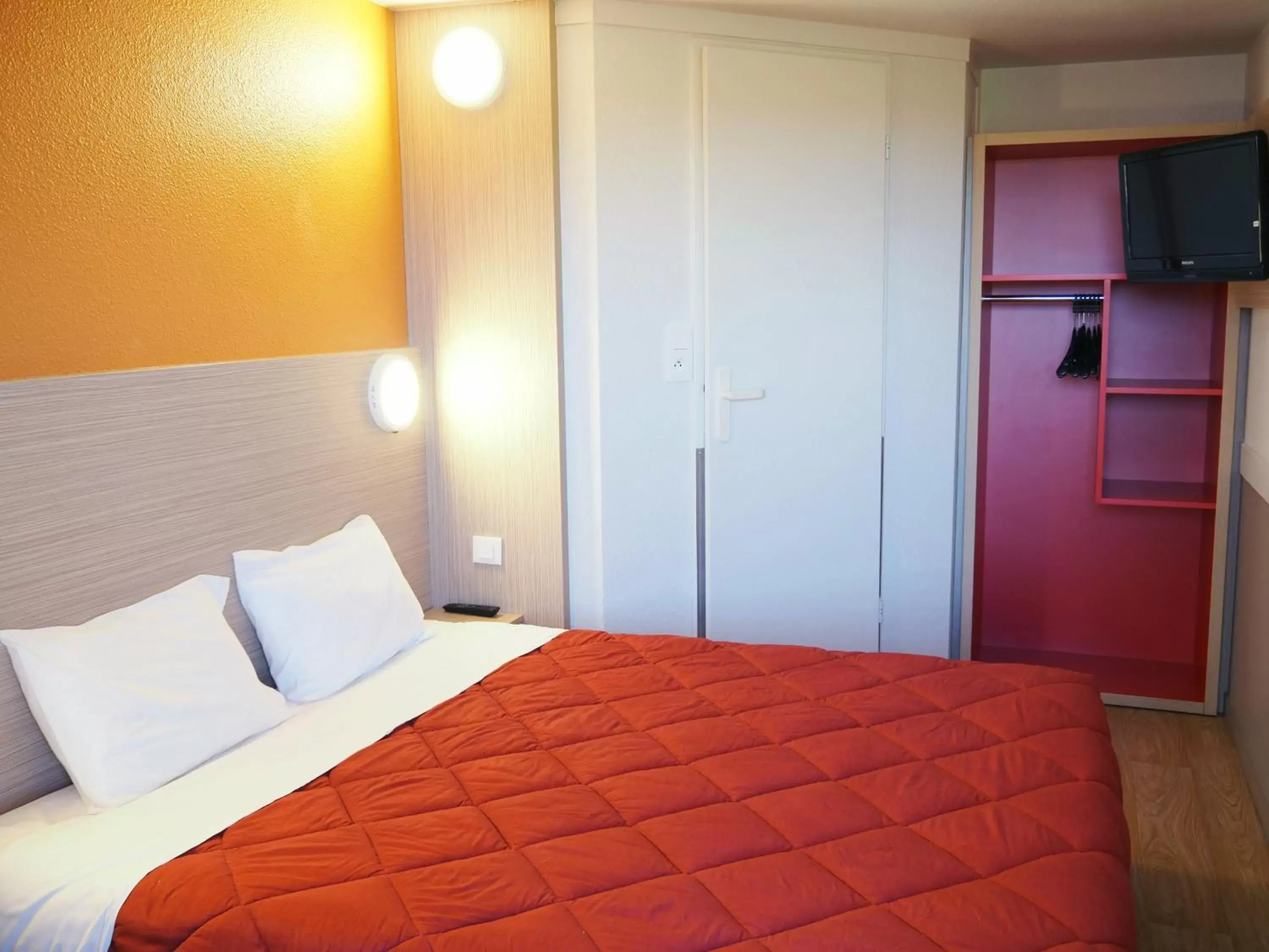 Double Room in Premiere Classe Saumur Double Room in Premiere Classe Saumur