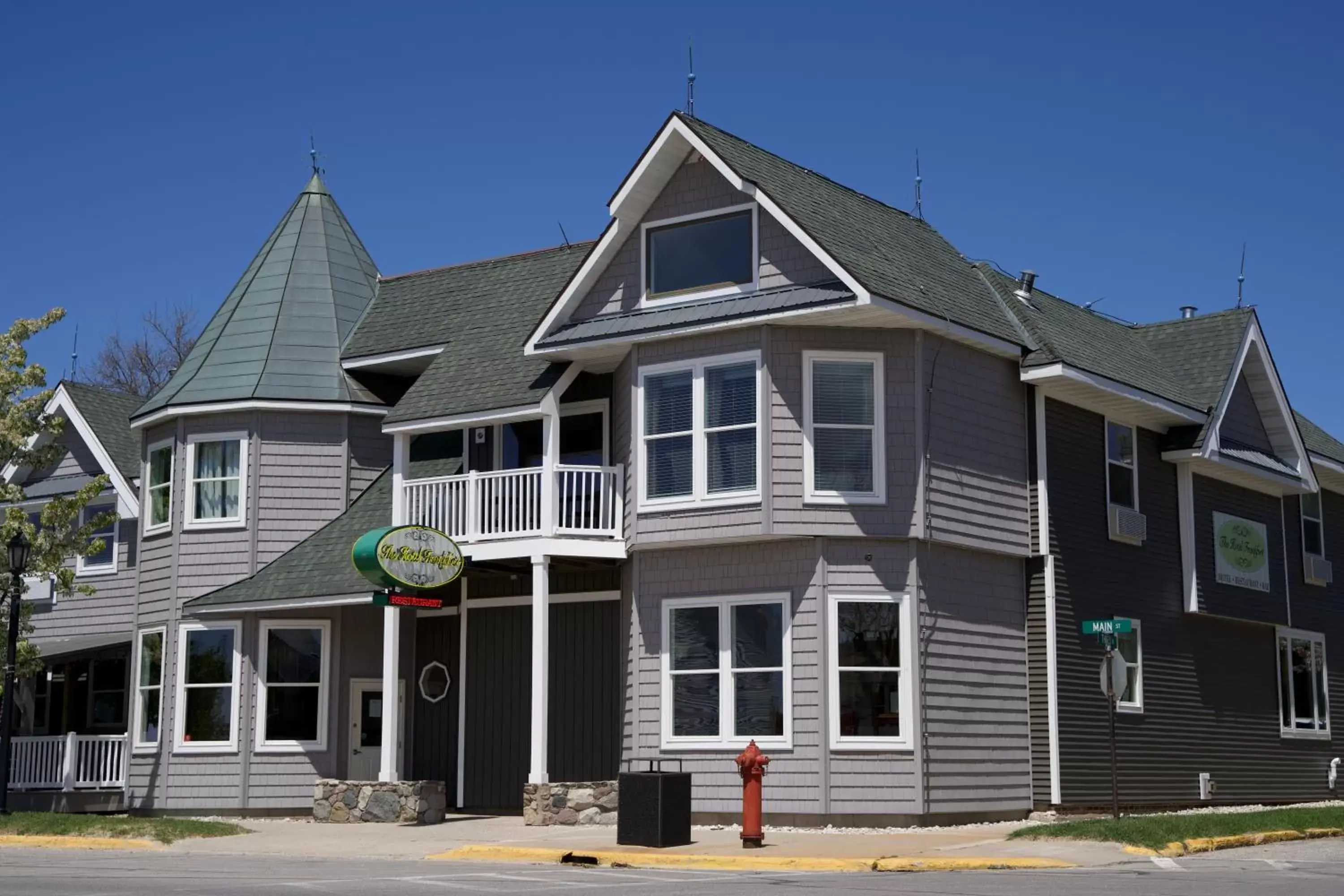 Property Building in Hotel Frankfort & Restaurant Property Building in Hotel Frankfort & Restaurant