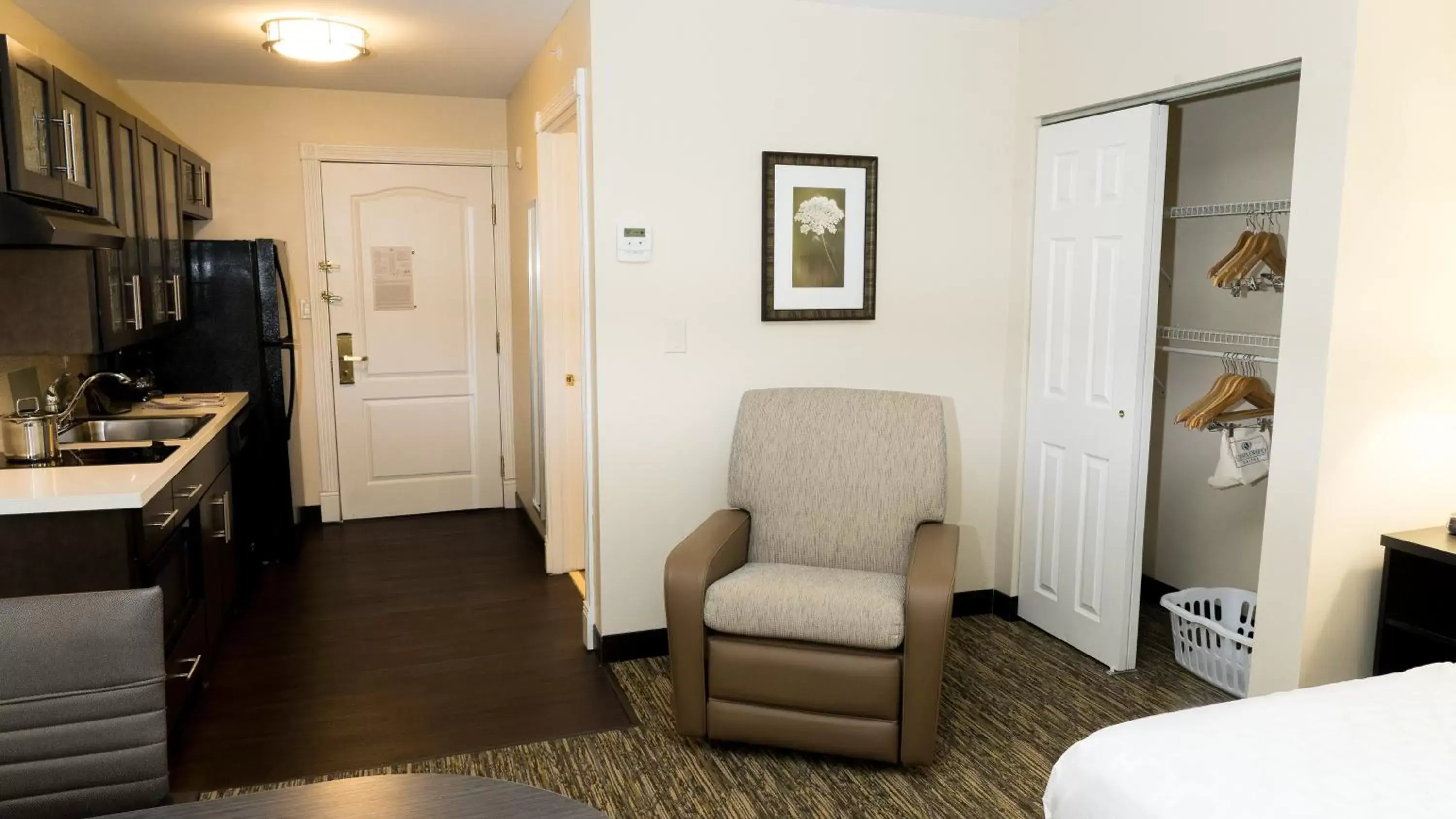 Queen Studio - Disability Access in Candlewood Suites Saint Joseph - Benton Harbor by IHG Queen Studio - Disability Access in Candlewood Suites Saint Joseph - Benton Harbor by IHG