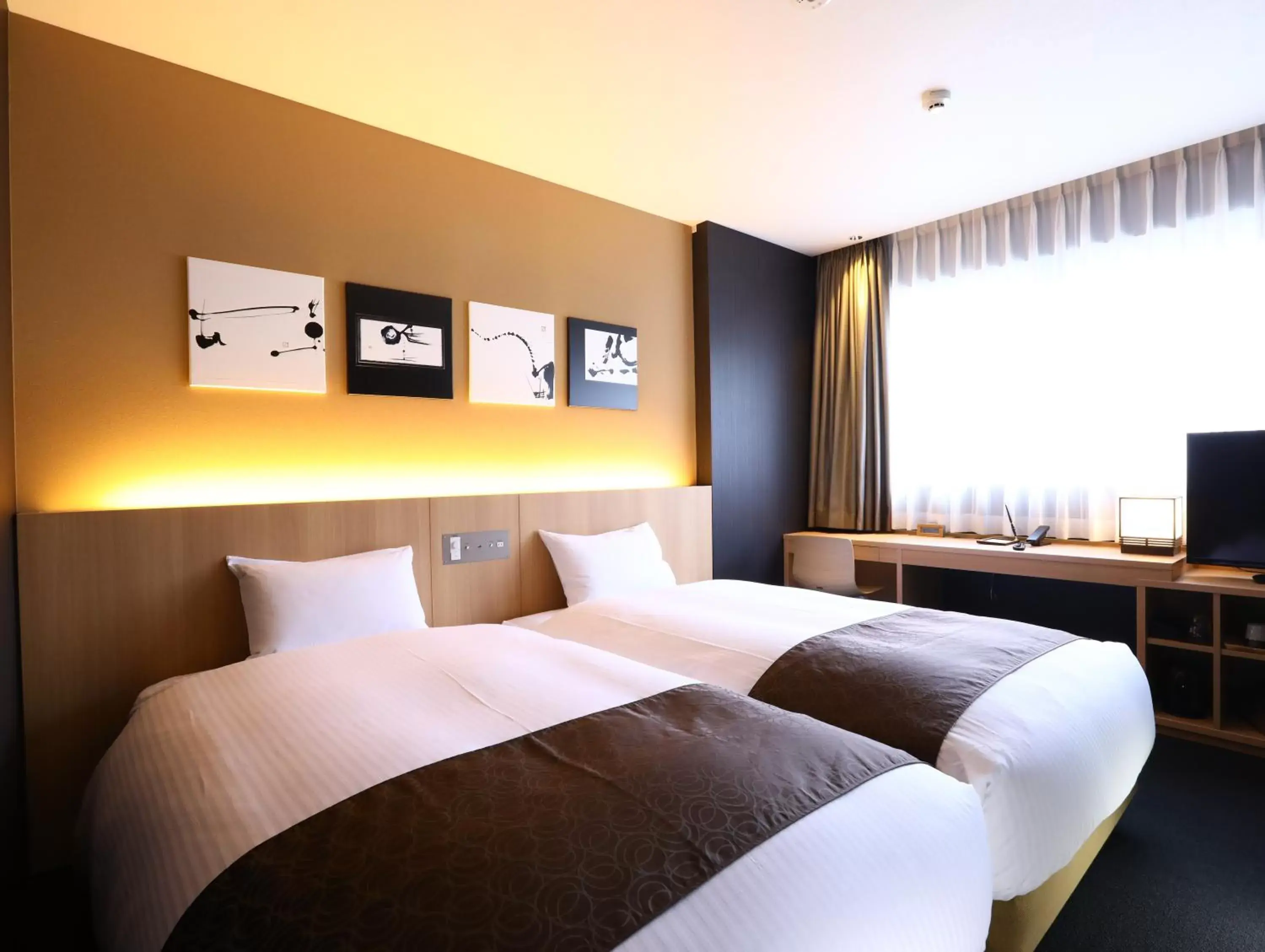 Hollywood Twin Room - single occupancy in Hotel Wing International Kyoto - Shijo Karasuma Hollywood Twin Room - single occupancy in Hotel Wing International Kyoto - Shijo Karasuma