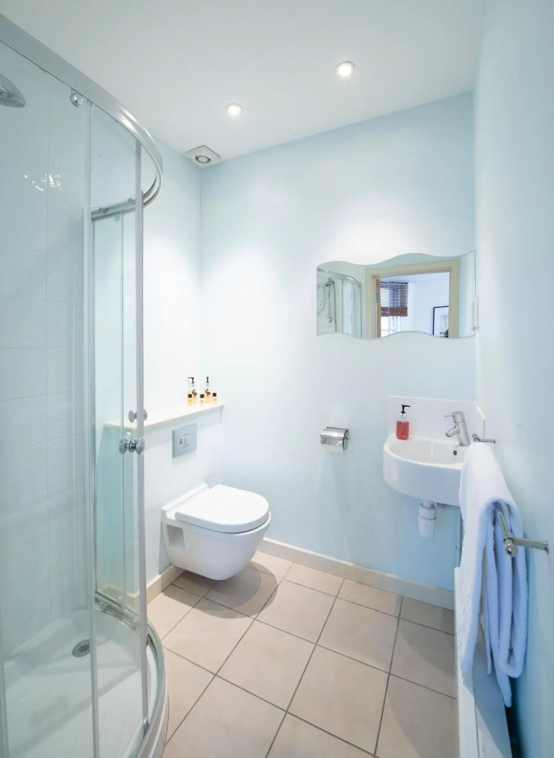 Family Room in The Royal Burnham Yacht Club Family Room in The Royal Burnham Yacht Club