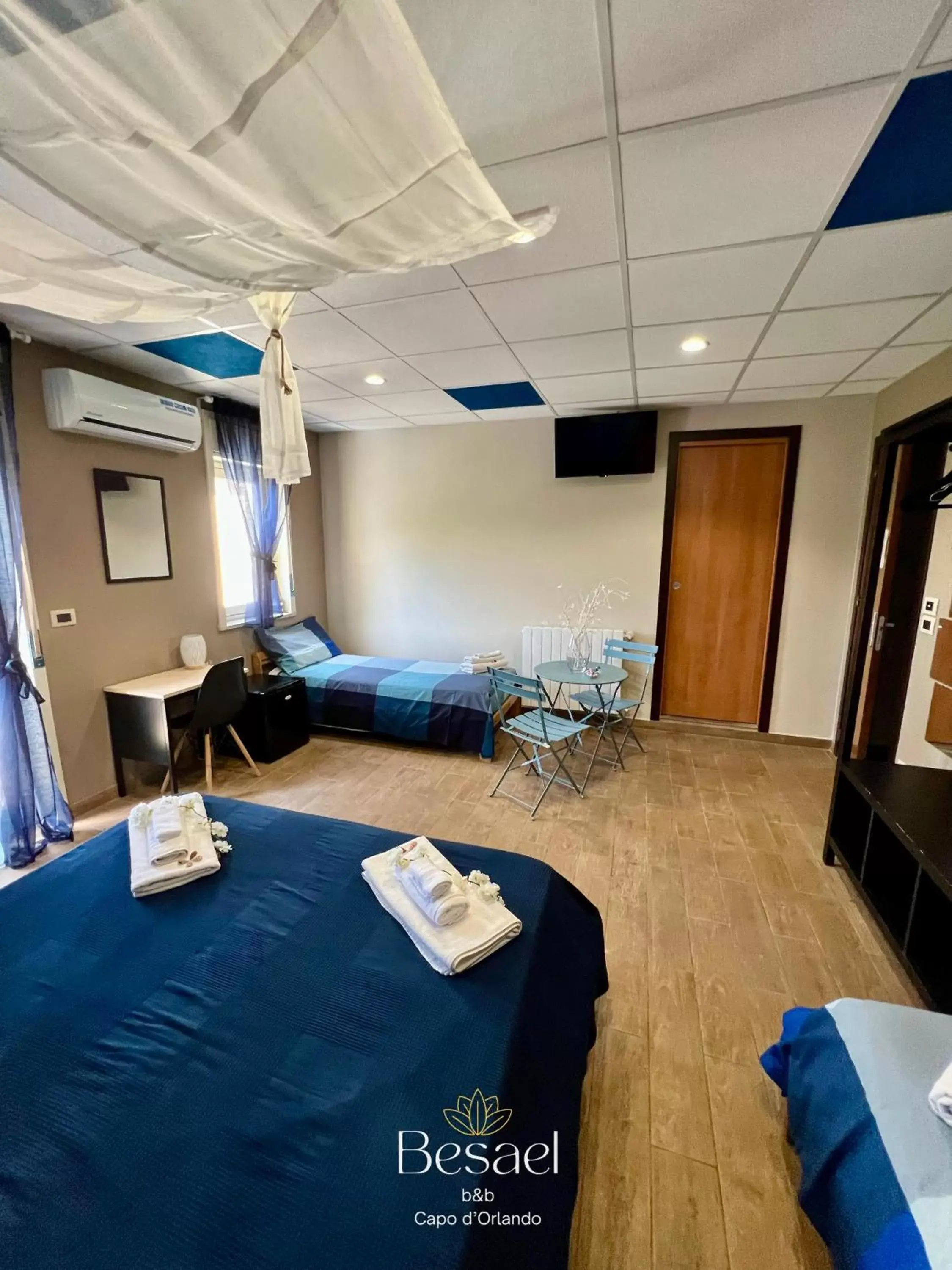 Deluxe Quadruple Room in Besael b&b Capo d'Orlando Deluxe Quadruple Room in Besael b&b Capo d'Orlando