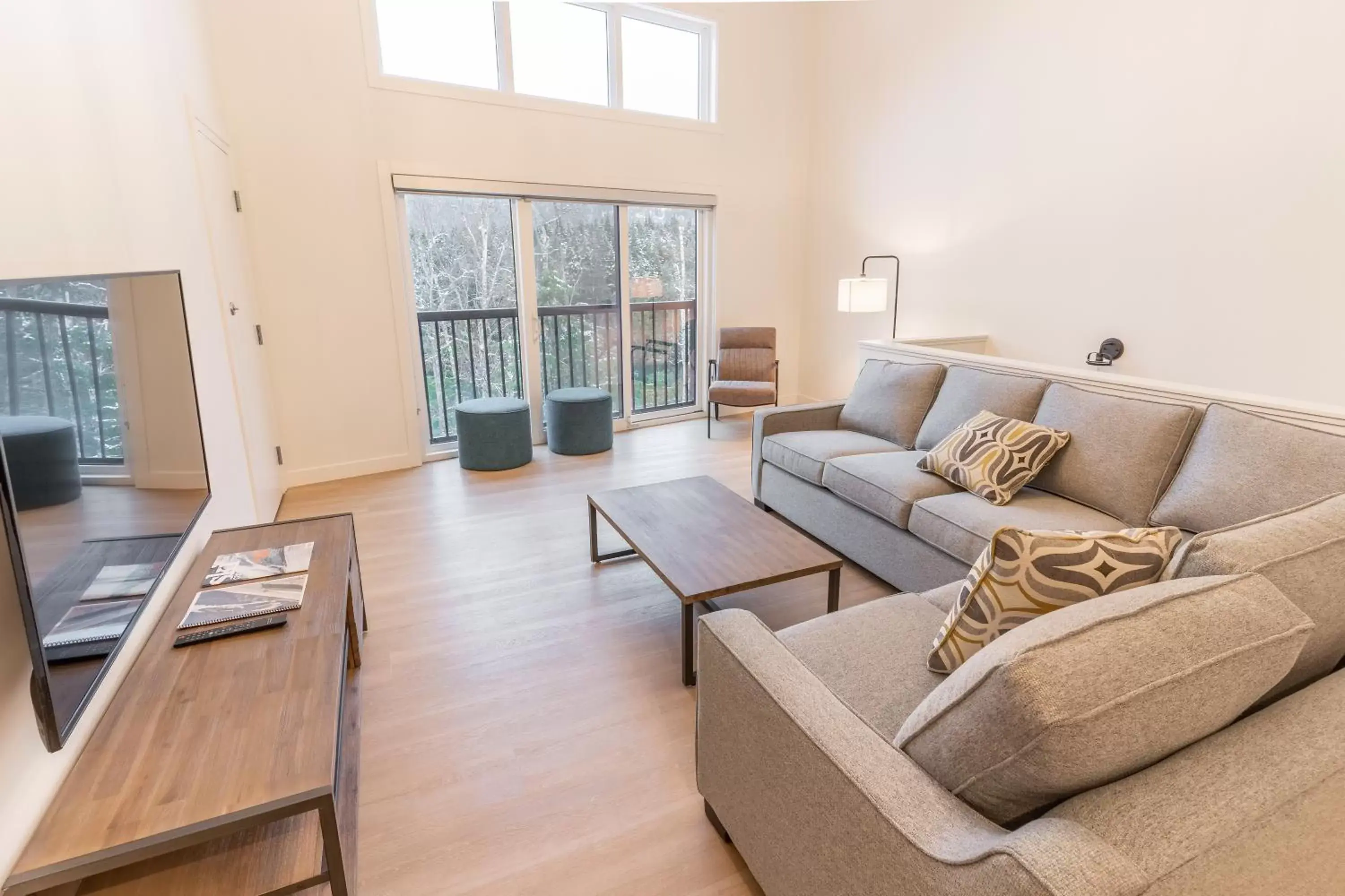 Two-Bedroom Apartment - Dog Friendly in Basecamp Resorts Revelstoke Two-Bedroom Apartment - Dog Friendly in Basecamp Resorts Revelstoke