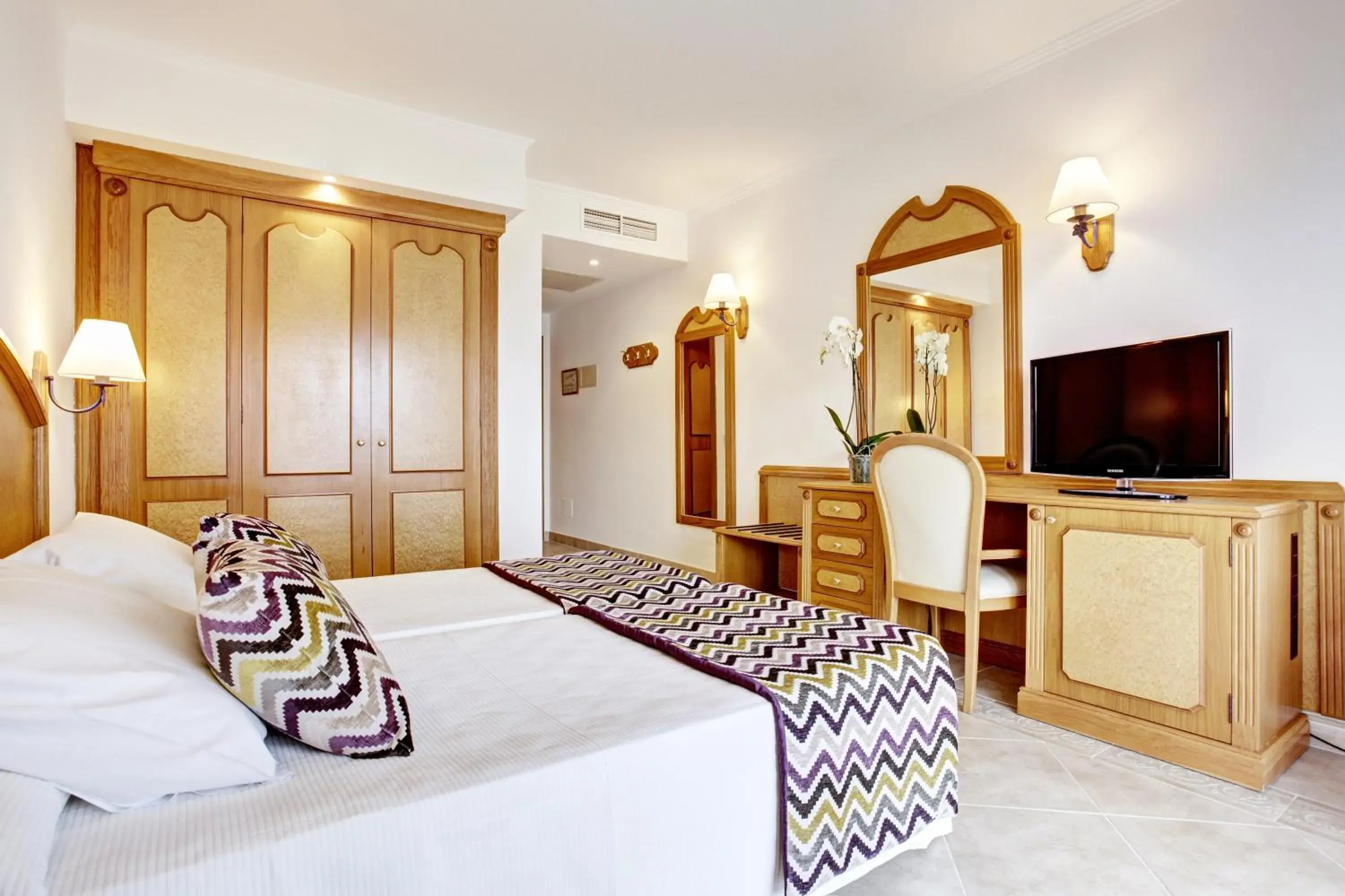 Twin Room in Grupotel Santa Eulària & Spa - Adults Only Twin Room in Grupotel Santa Eulària & Spa - Adults Only