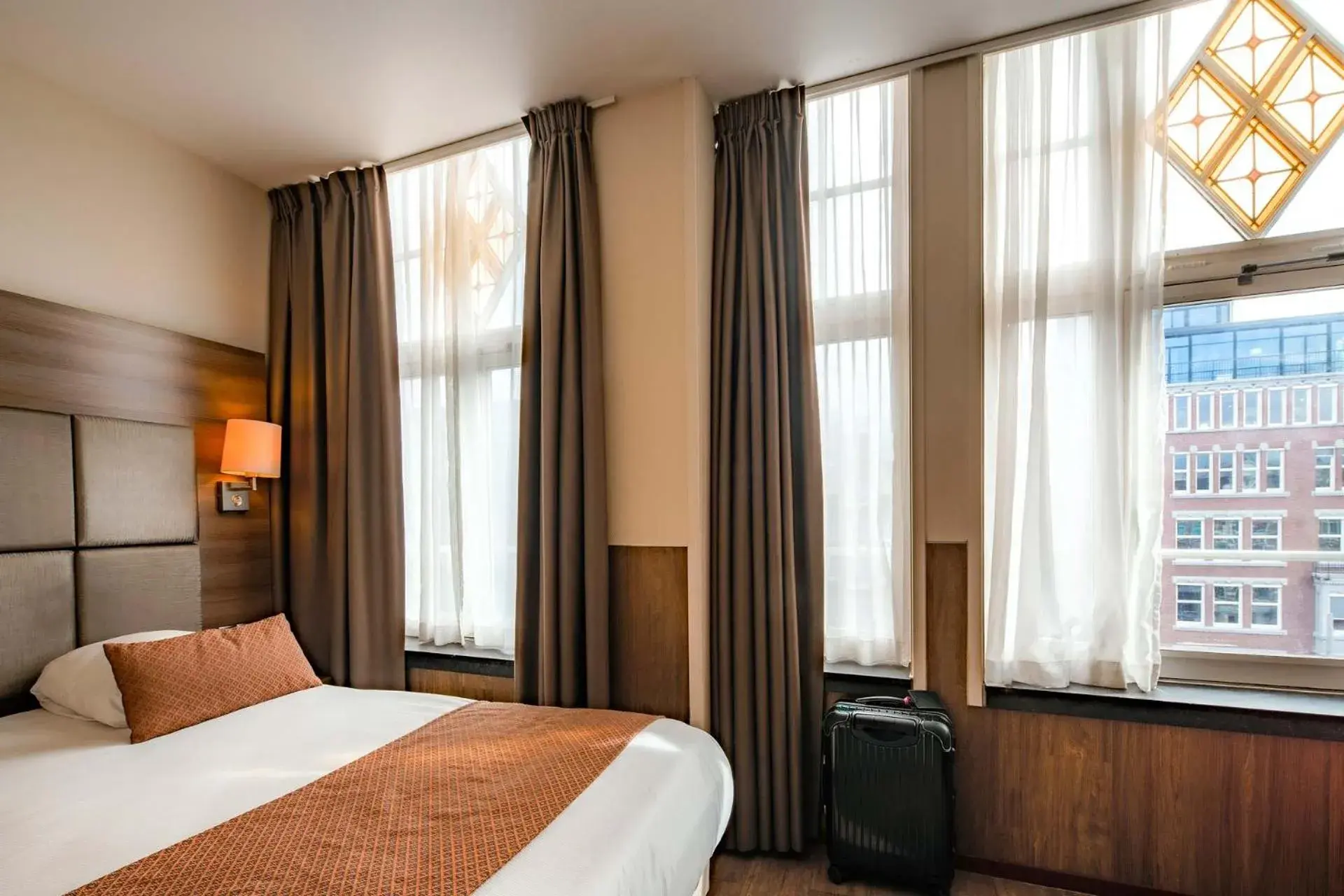 Deluxe Double Room in Cordial Hotel Dam Square Deluxe Double Room in Cordial Hotel Dam Square