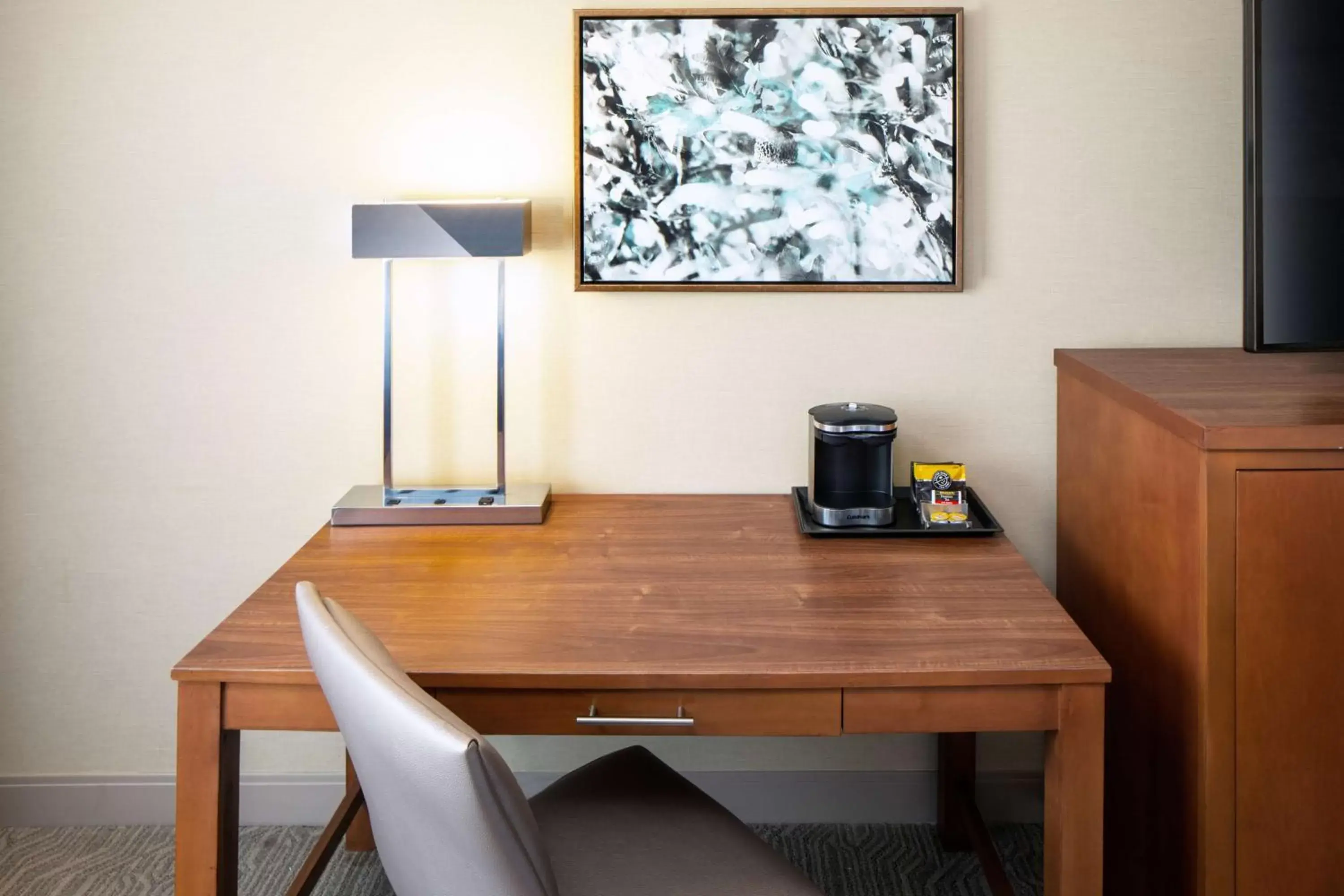 Queen Room with Two Queen Beds in DoubleTree by Hilton Ann Arbor, MI Queen Room with Two Queen Beds in DoubleTree by Hilton Ann Arbor, MI