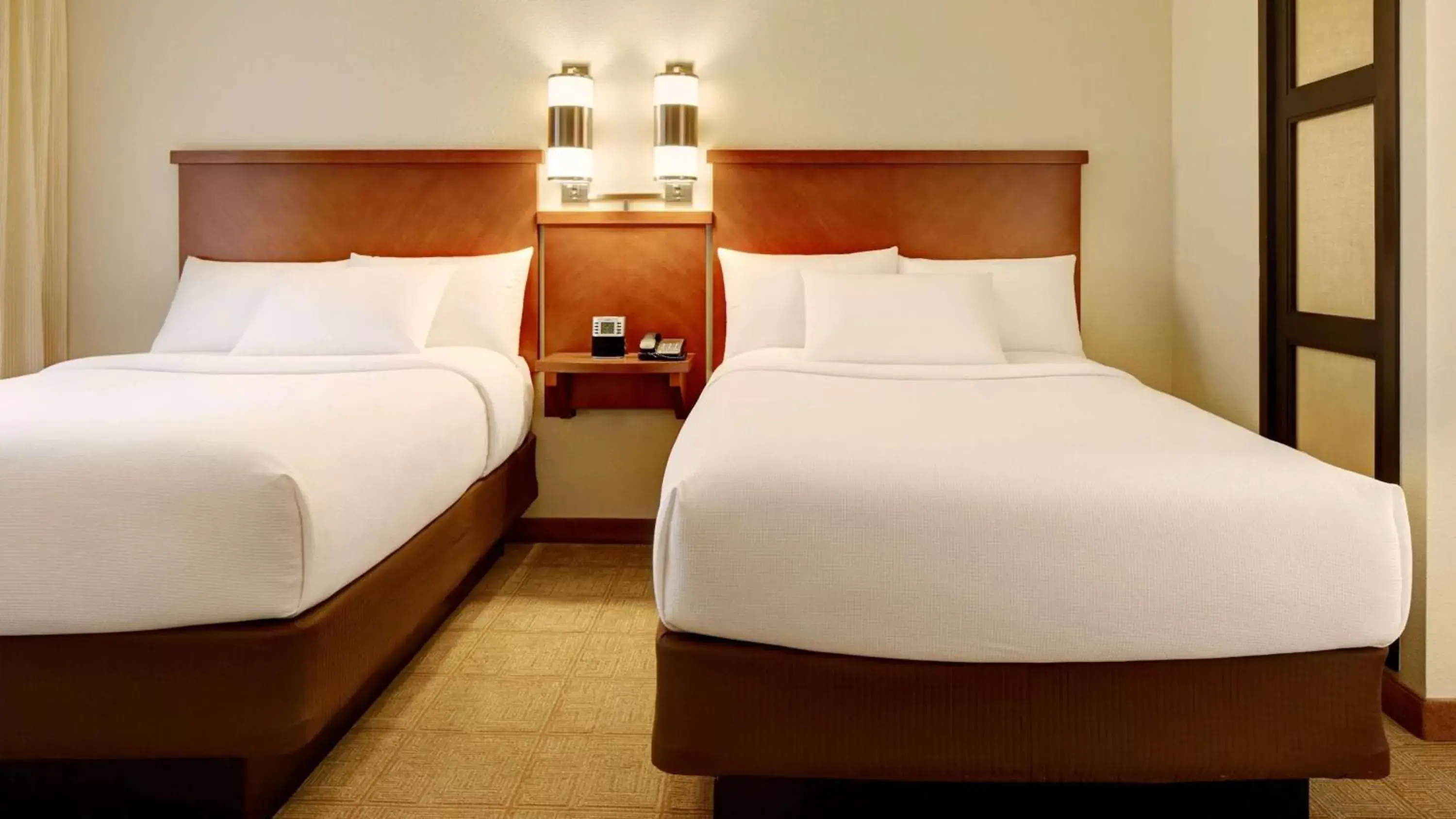 Two Double Beds High floor (with sofa bed) in Sonesta Select Tucson Airport Two Double Beds High floor (with sofa bed) in Sonesta Select Tucson Airport