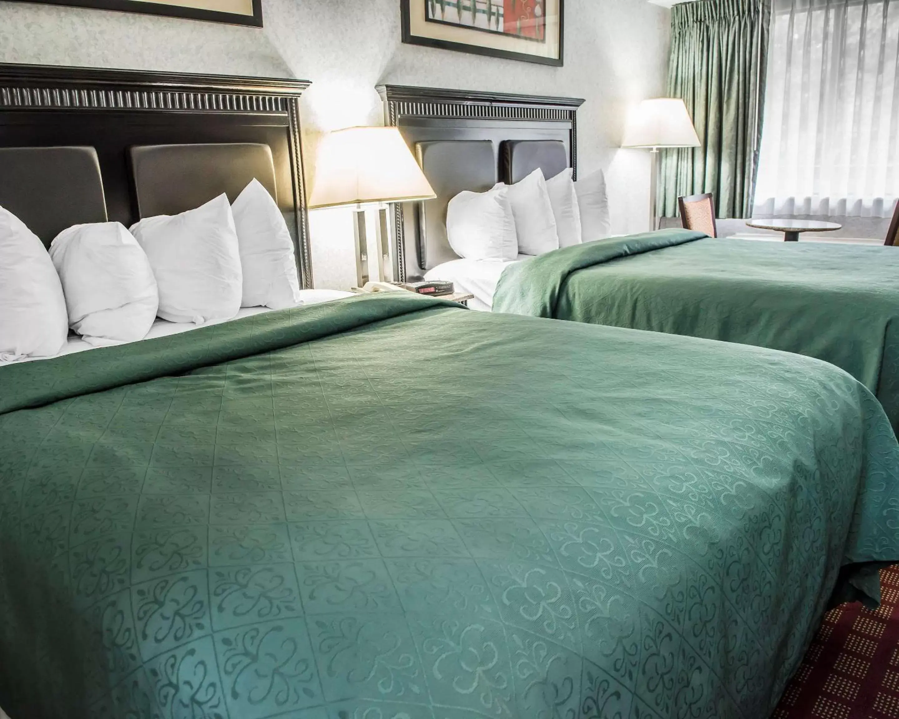 Double Room with Two Double Beds - Smoking in Quality Inn & Suites North Gibsonia Double Room with Two Double Beds - Smoking in Quality Inn & Suites North Gibsonia