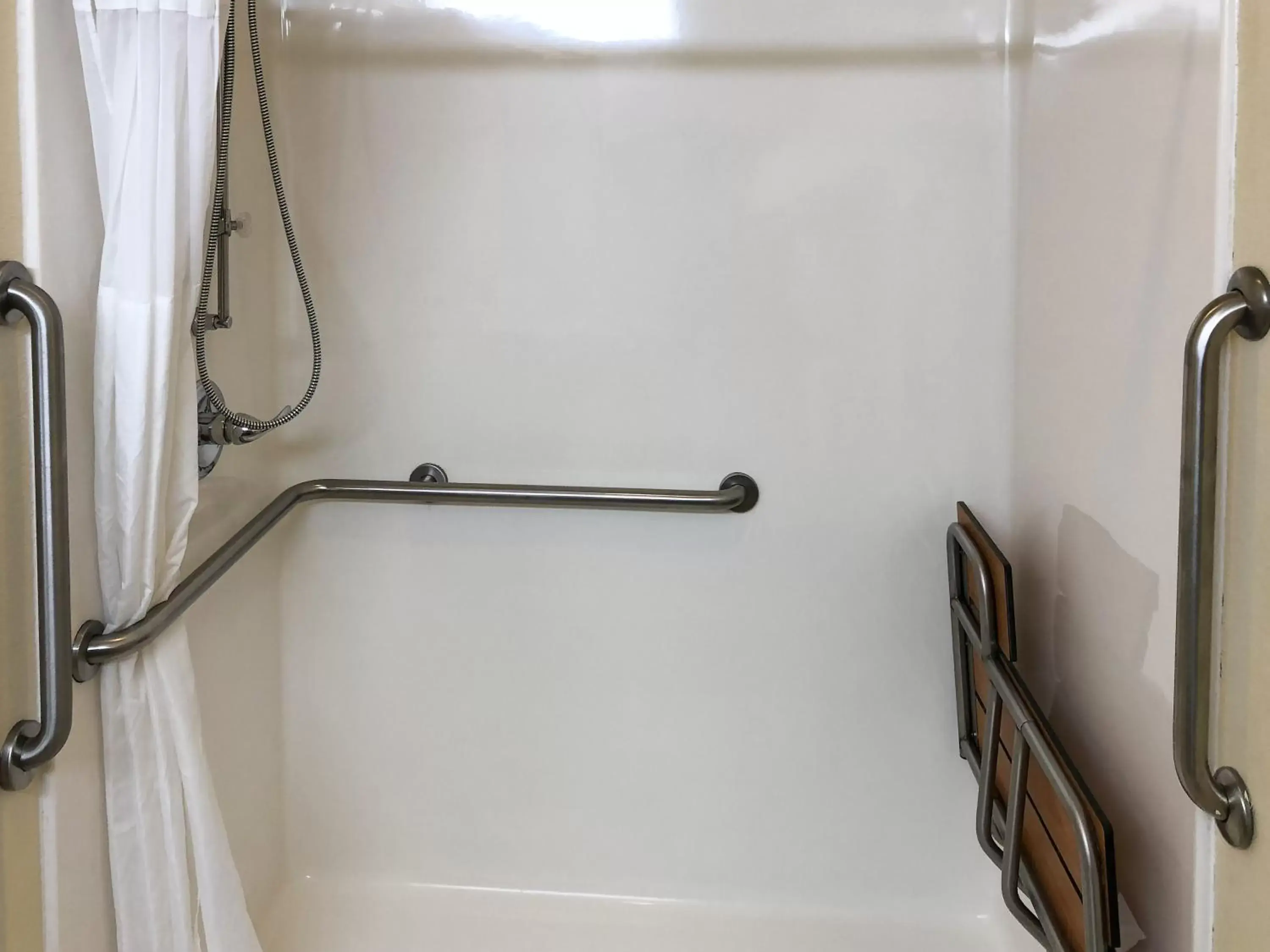 King Room - Accessible/Non-Smoking in Quality Inn & Suites of Alma - Northeast from Fort Smith King Room - Accessible/Non-Smoking in Quality Inn & Suites of Alma - Northeast from Fort Smith