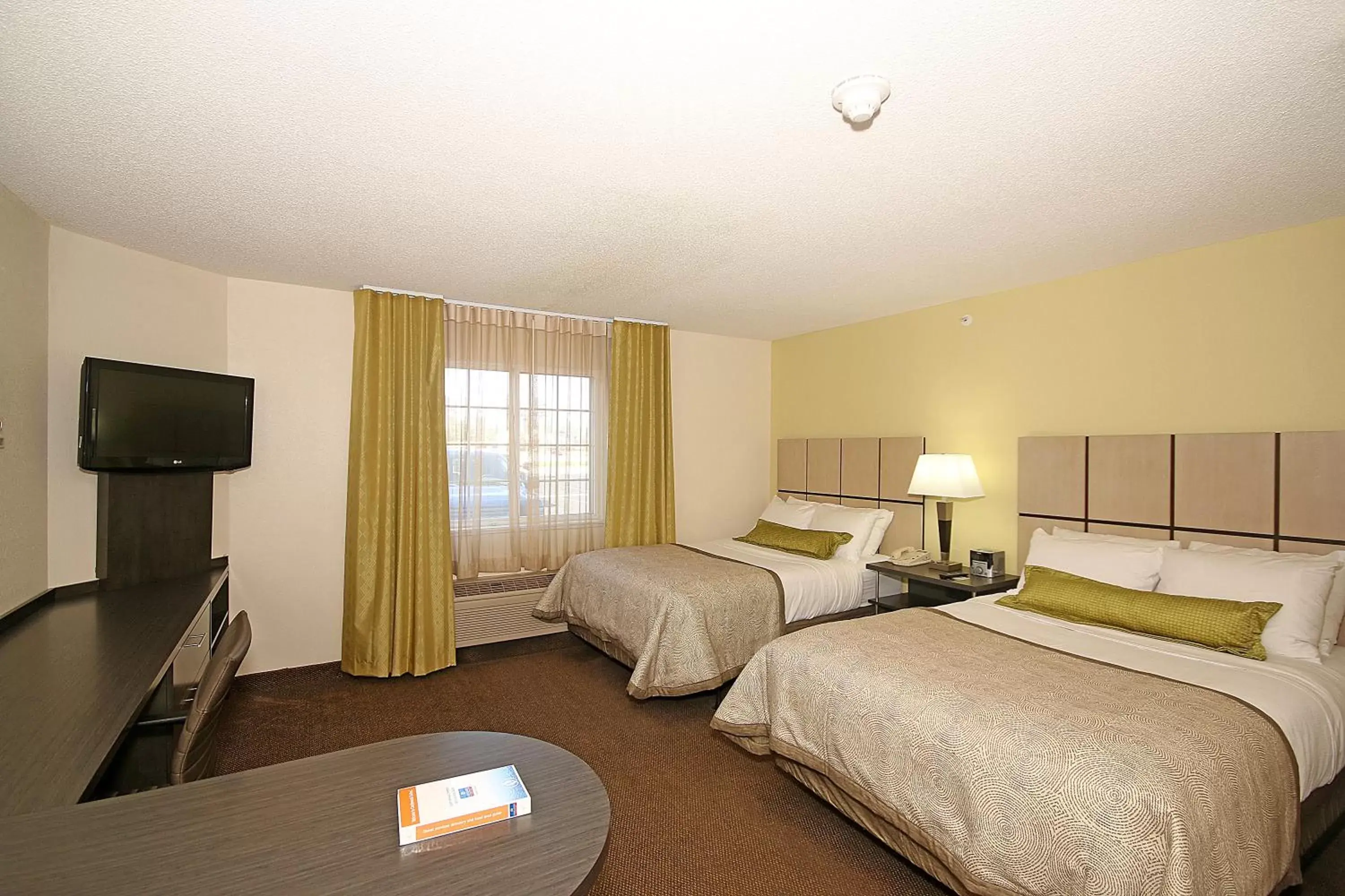 Studio Suite with Two Double Beds and Hearing Accessible Tub - Non-Smoking in Candlewood Suites Newport News-Yorktown, an IHG Hotel Studio Suite with Two Double Beds and Hearing Accessible Tub - Non-Smoking in Candlewood Suites Newport News-Yorktown, an IHG Hotel