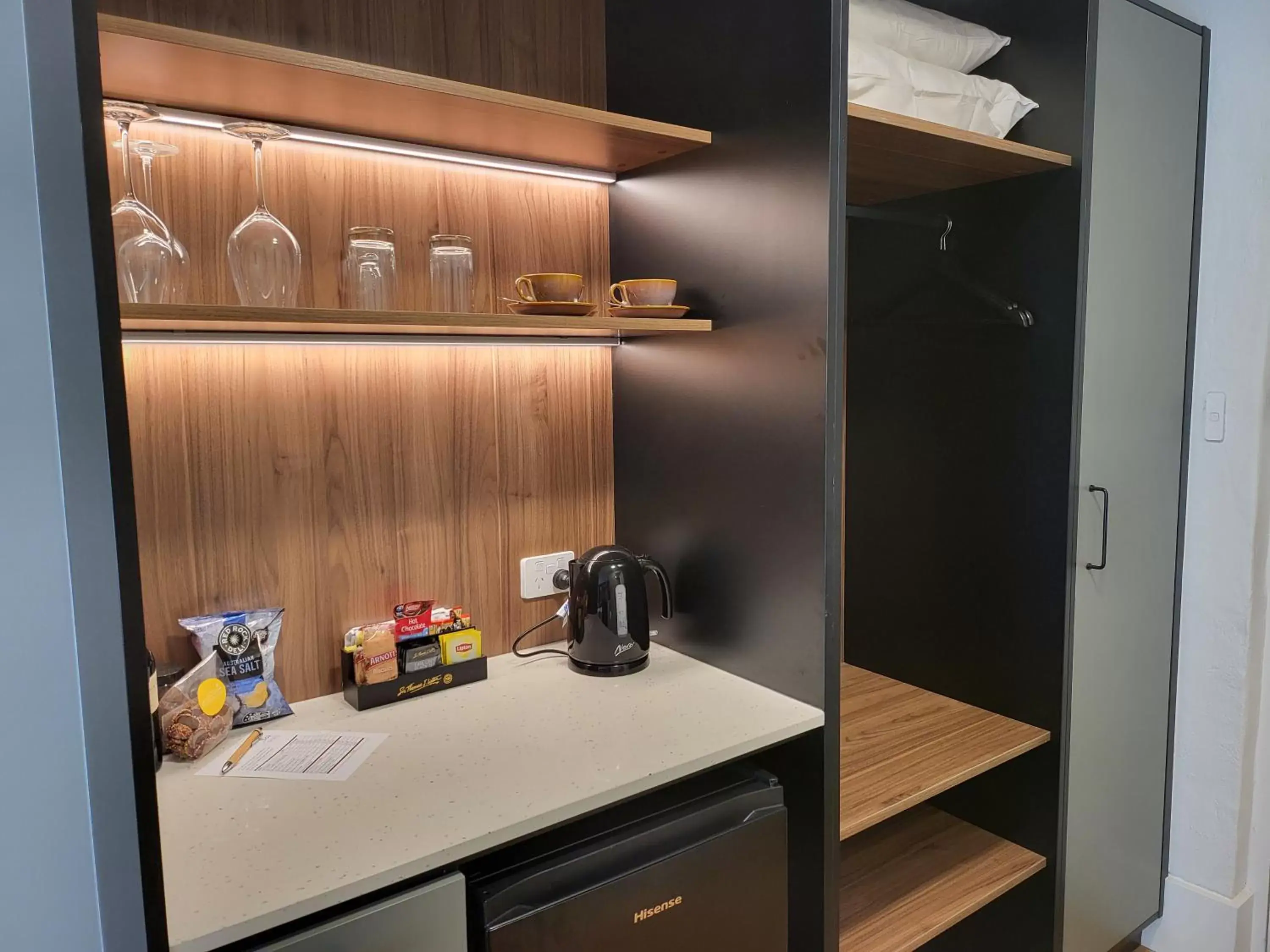 Deluxe Room - single occupancy in Barossa Weintal Hotel Deluxe Room - single occupancy in Barossa Weintal Hotel