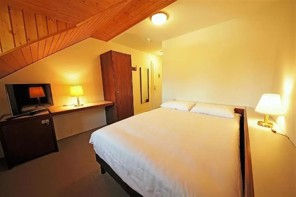 Standard Double Room in Galion Hôtel & Restaurant - Le Restaurant est ouvert Standard Double Room in Galion Hôtel & Restaurant - Le Restaurant est ouvert