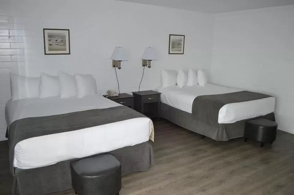 Queen Suite with Sea View in Driftwood Inn Queen Suite with Sea View in Driftwood Inn