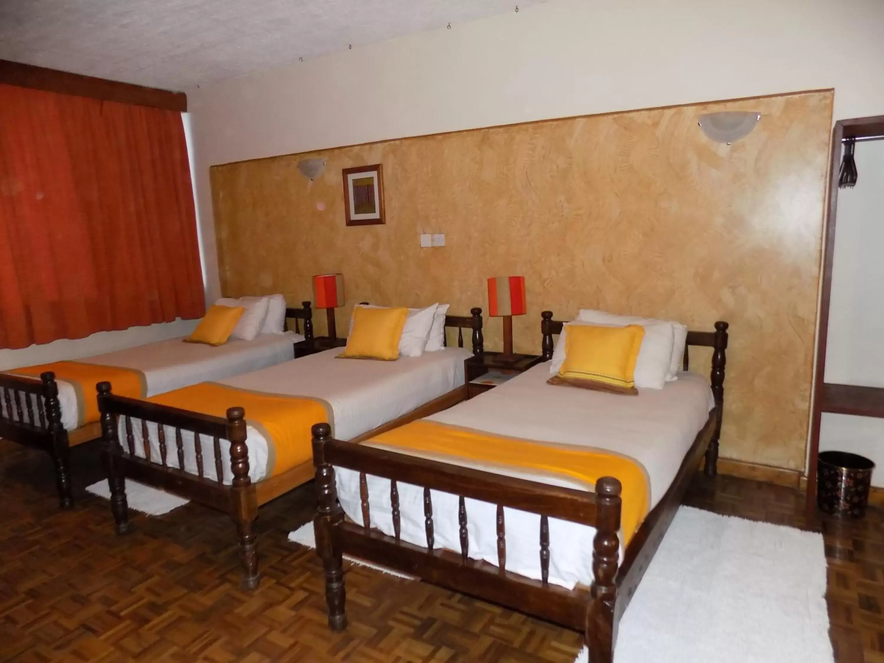 Standard Triple Room in Kenya Comfort Suites Standard Triple Room in Kenya Comfort Suites