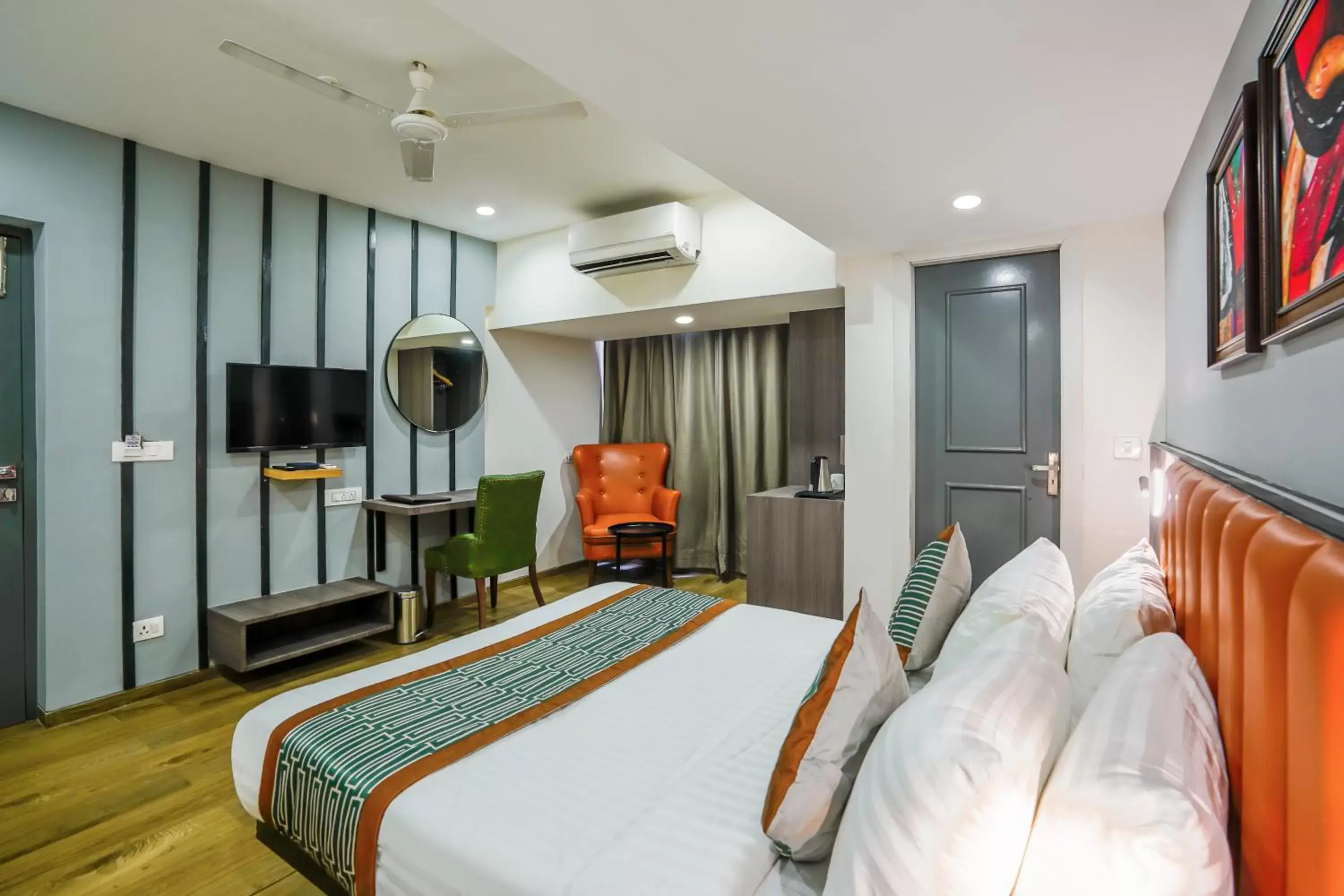 Executive Room in Apex Beacon Hotel, Mumbai Executive Room in Apex Beacon Hotel, Mumbai