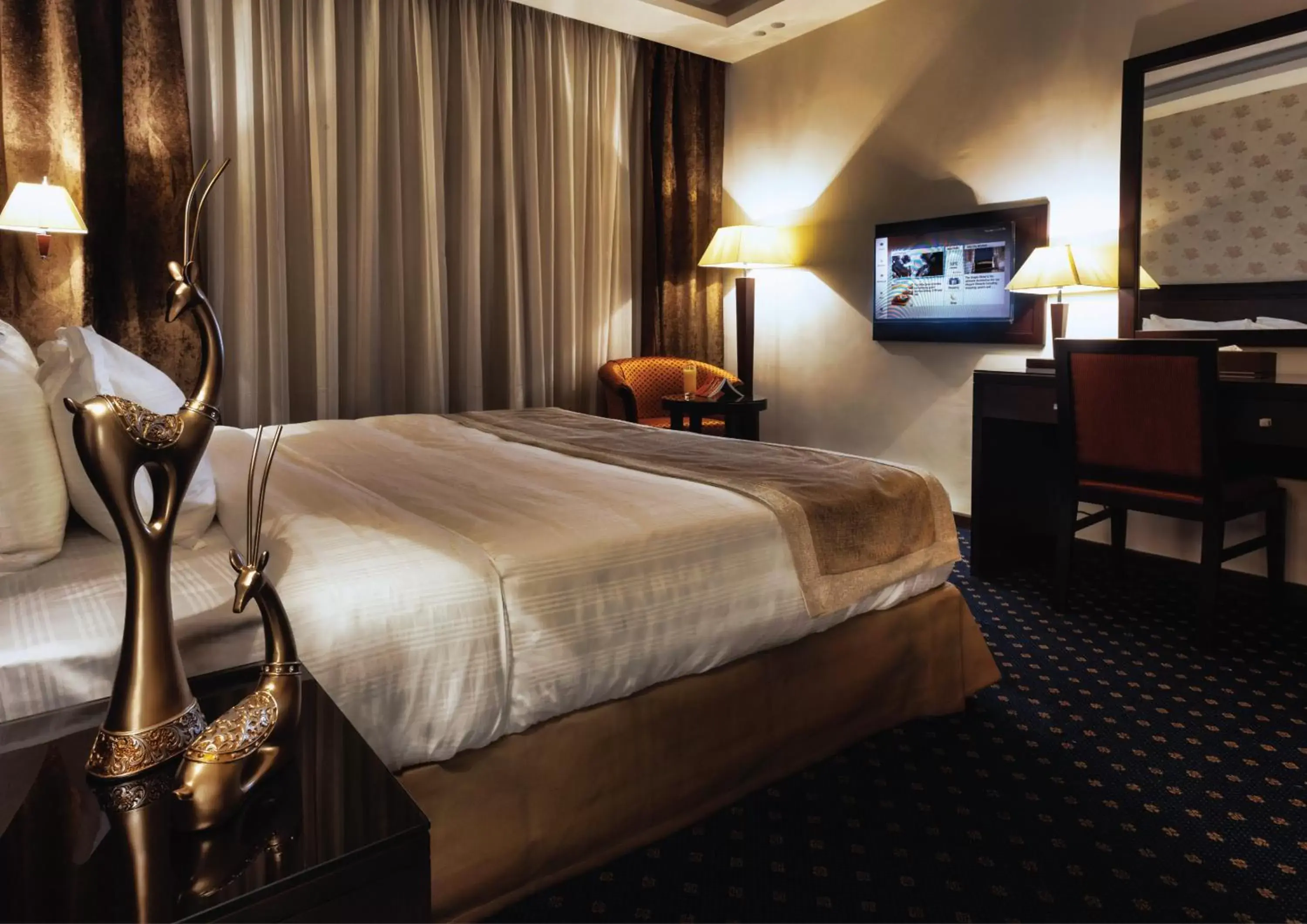 Superior King Room in Seven Roses Hotel Superior King Room in Seven Roses Hotel