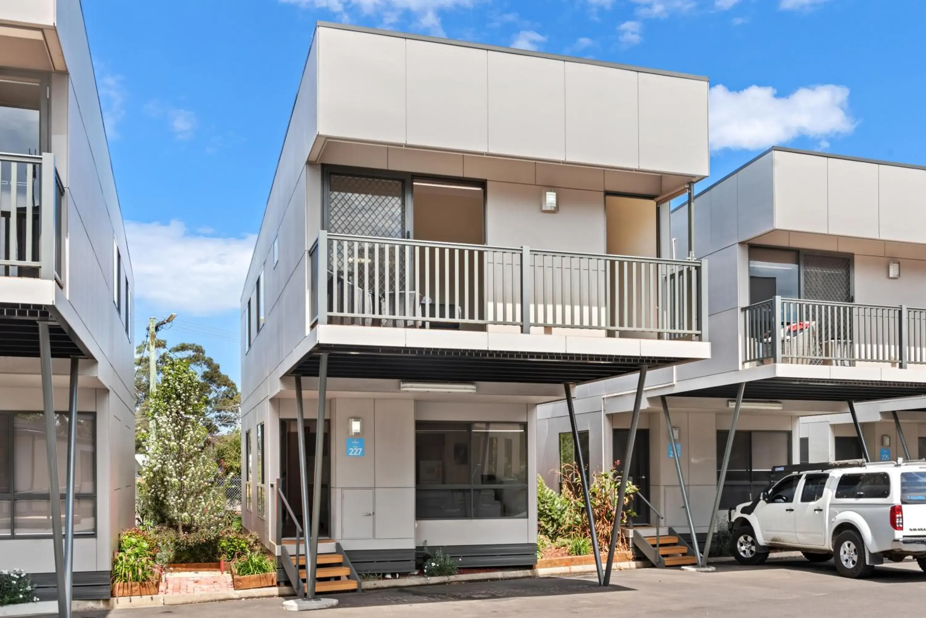 Deluxe 3 Bedroom Apartment - Sleeps 6 in Discovery Parks - Melbourne Deluxe 3 Bedroom Apartment - Sleeps 6 in Discovery Parks - Melbourne