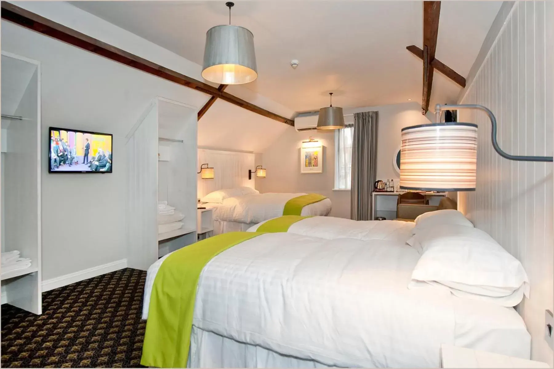 Family Suite in The King's Head Hotel Wetherspoon Family Suite in The King's Head Hotel Wetherspoon