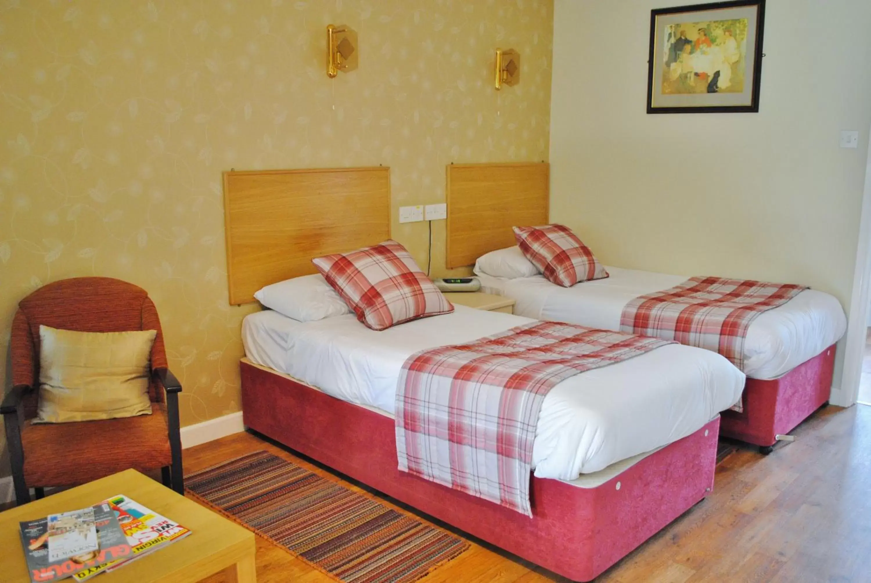 Standard Twin Room in Marsham Arms Inn Standard Twin Room in Marsham Arms Inn