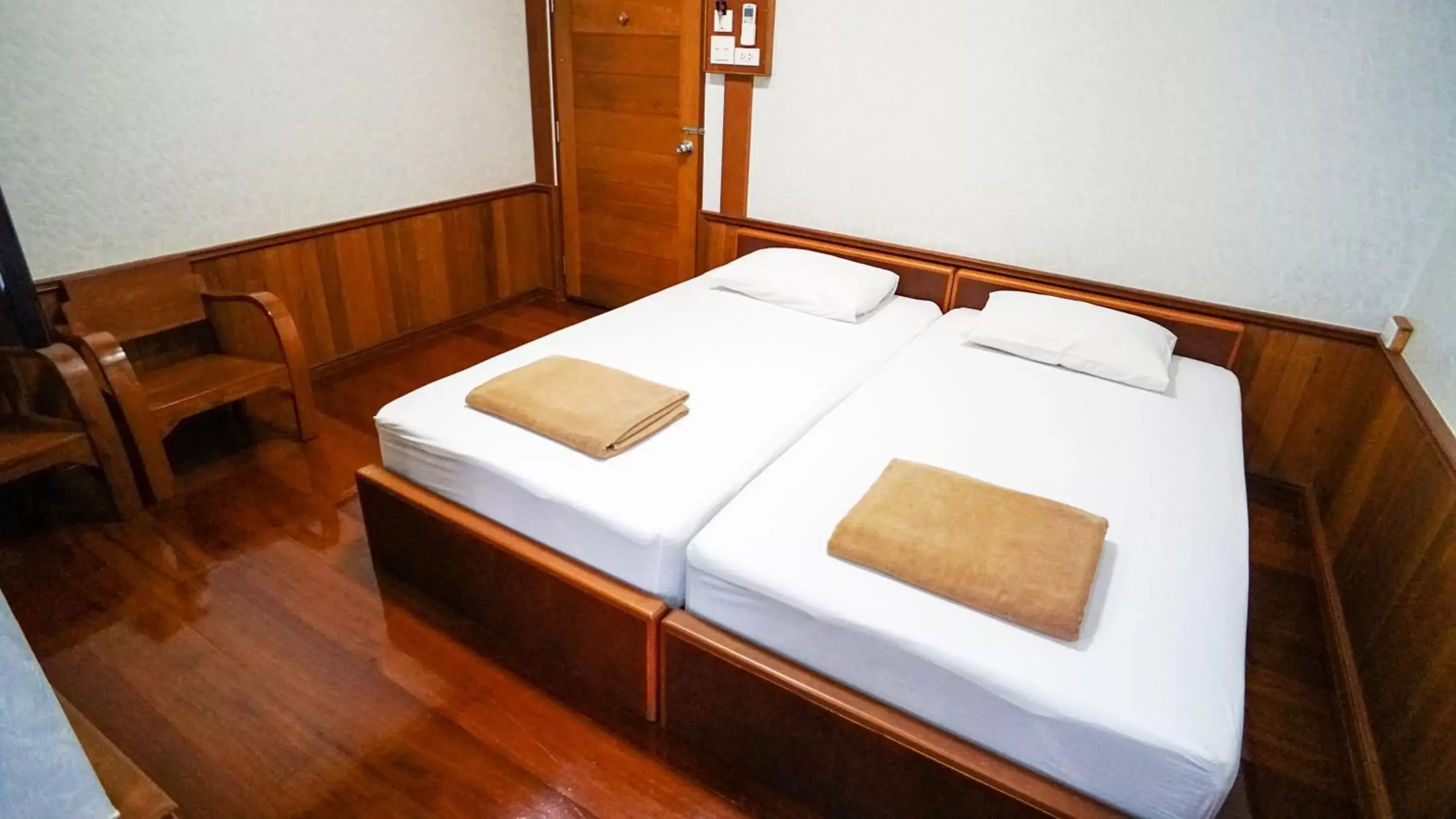 Small Twin Room in Baan Siriporn Resort - โรงแรมบ้านศิริพร รีสอร์ท Small Twin Room in Baan Siriporn Resort - โรงแรมบ้านศิริพร รีสอร์ท