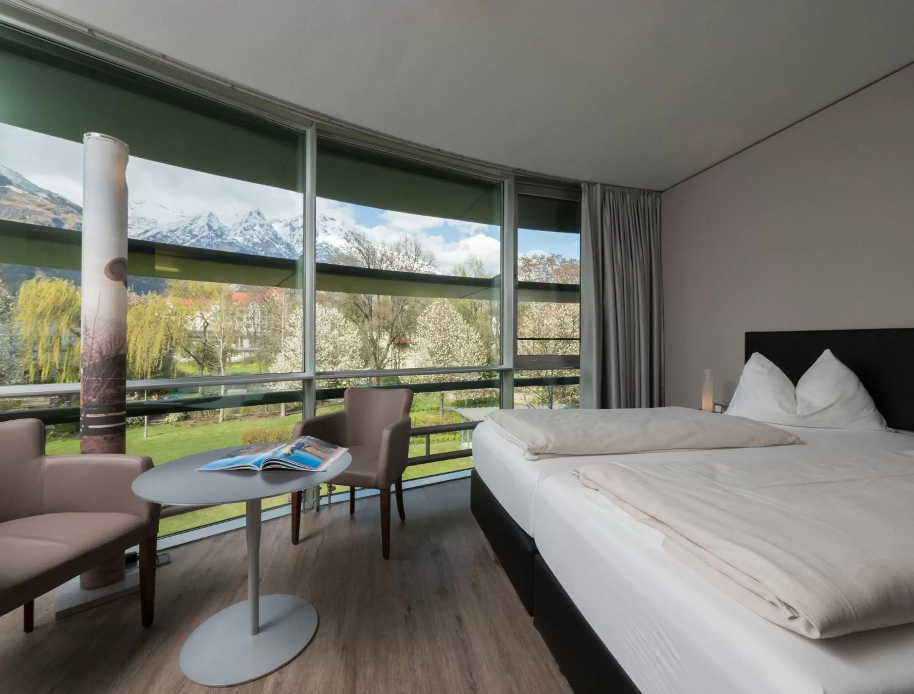 Comfort Double Room in Parkhotel Hall in Tirol Comfort Double Room in Parkhotel Hall in Tirol