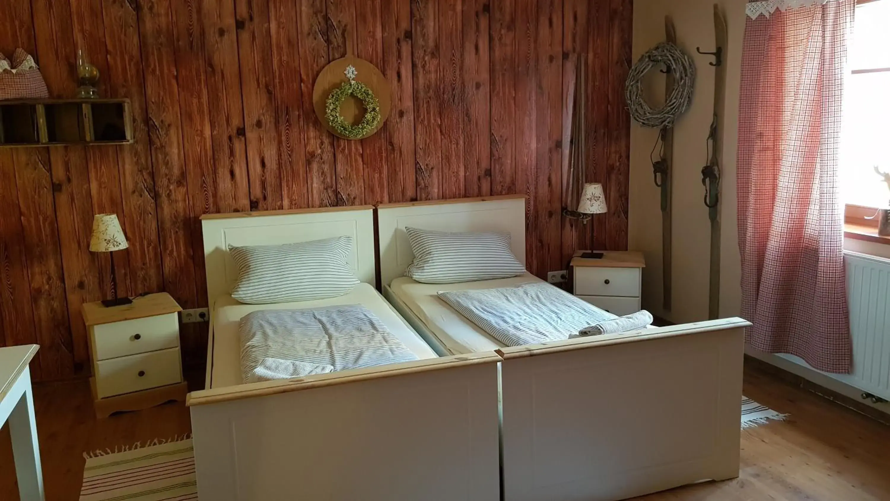 Double Room with Private Bathroom - single occupancy in Gasthaus Dollinger Double Room with Private Bathroom - single occupancy in Gasthaus Dollinger