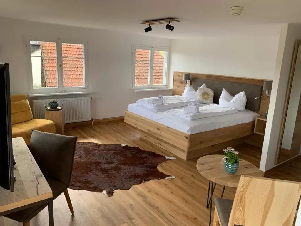 Triple Room with Mountain View and Balcony in Landhaus Sonne Triple Room with Mountain View and Balcony in Landhaus Sonne