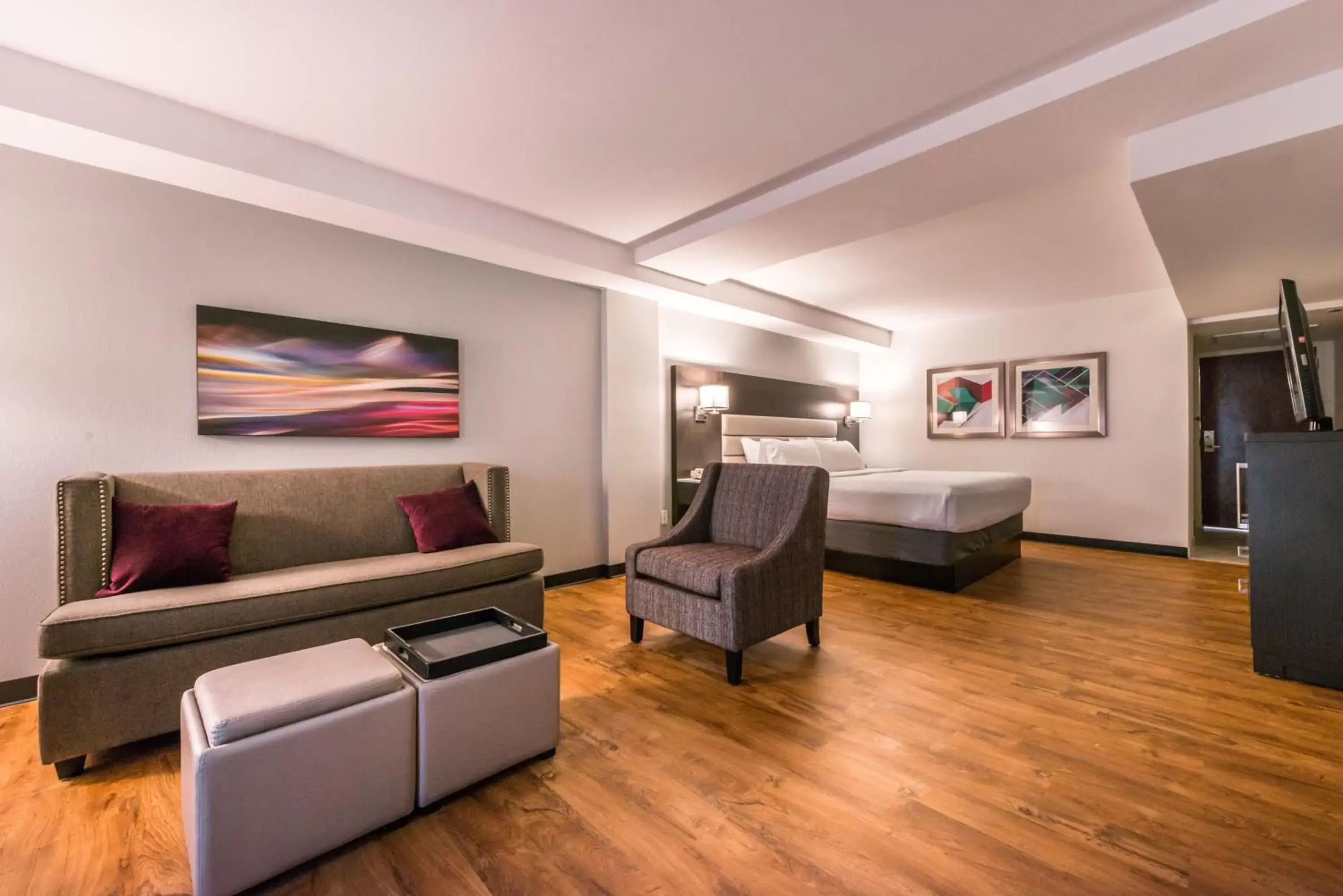 King Suite in Holiday Inn Hotel and Suites Beaumont-Plaza I-10 & Walden by IHG King Suite in Holiday Inn Hotel and Suites Beaumont-Plaza I-10 & Walden by IHG