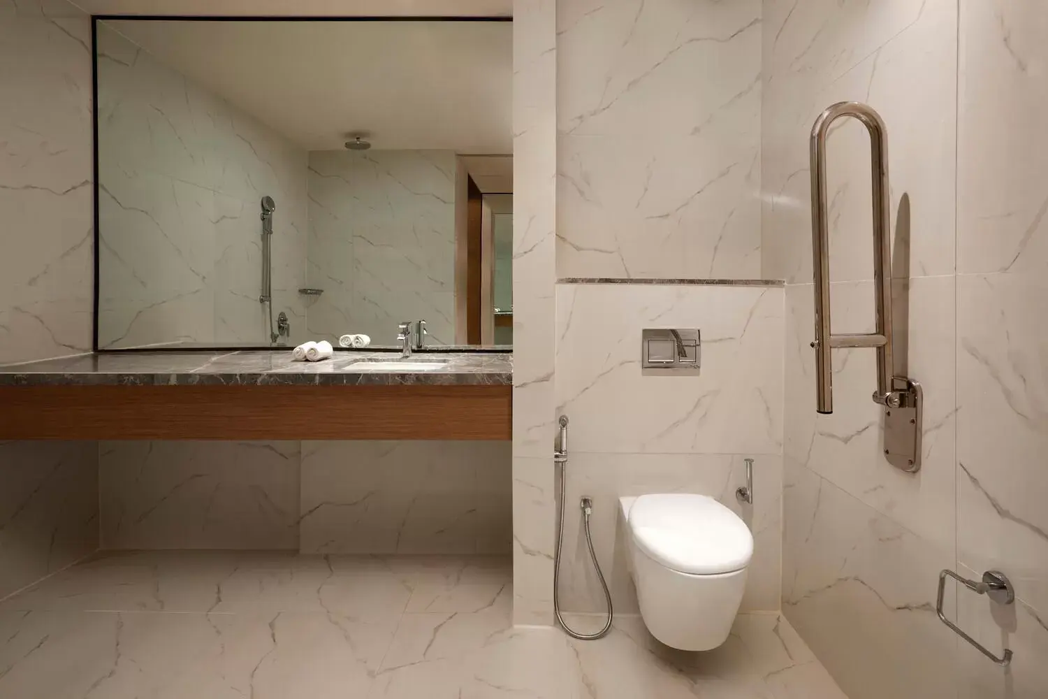 Deluxe Twin Room - single occupancy in Sheraton Hyderabad Hotel Deluxe Twin Room - single occupancy in Sheraton Hyderabad Hotel