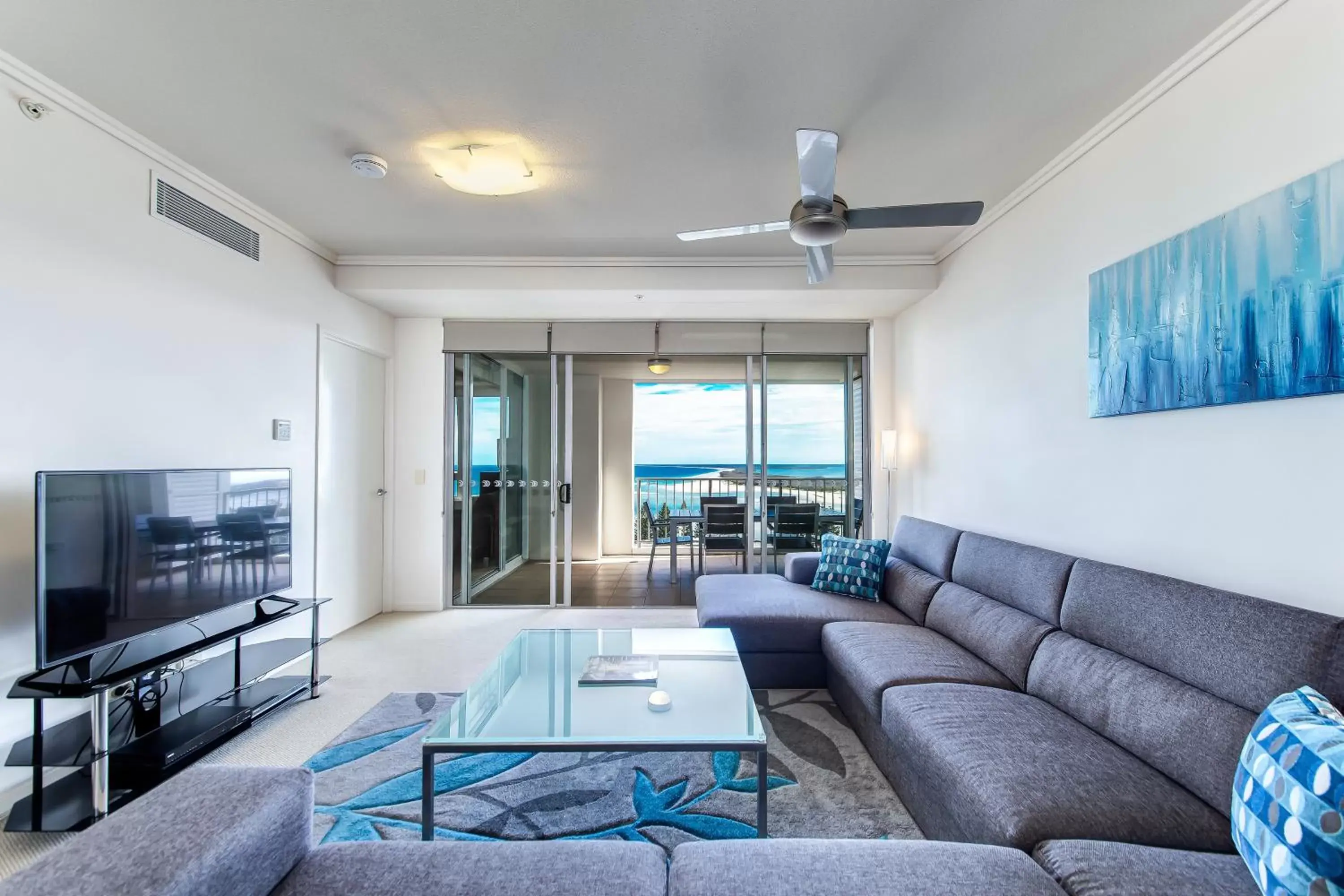 Three-Bedroom Apartment with Ocean View in Aspect Caloundra Three-Bedroom Apartment with Ocean View in Aspect Caloundra