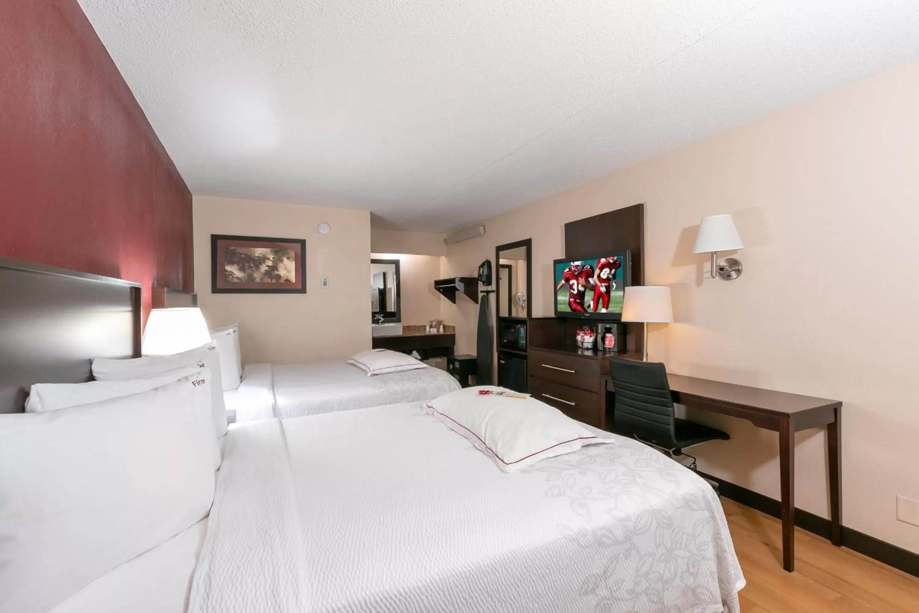 Premium Room with Two Double Beds Smoke Free (Upgraded Bedding & Snack) in Red Roof Inn PLUS+ Baltimore North - Timonium Premium Room with Two Double Beds Smoke Free (Upgraded Bedding & Snack) in Red Roof Inn PLUS+ Baltimore North - Timonium