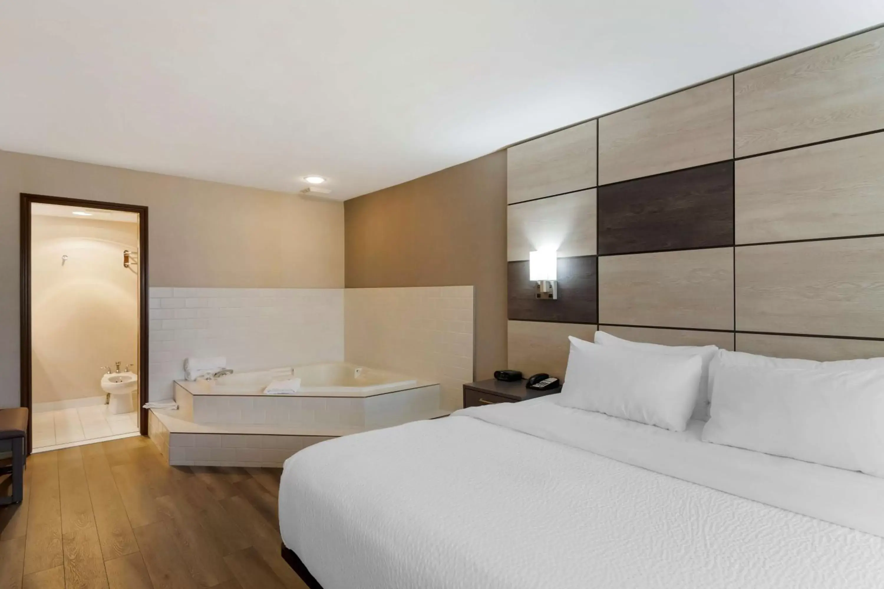 Two-Bedrooms King Suite in Best Western Premier Aberdeen Kamloops Two-Bedrooms King Suite in Best Western Premier Aberdeen Kamloops