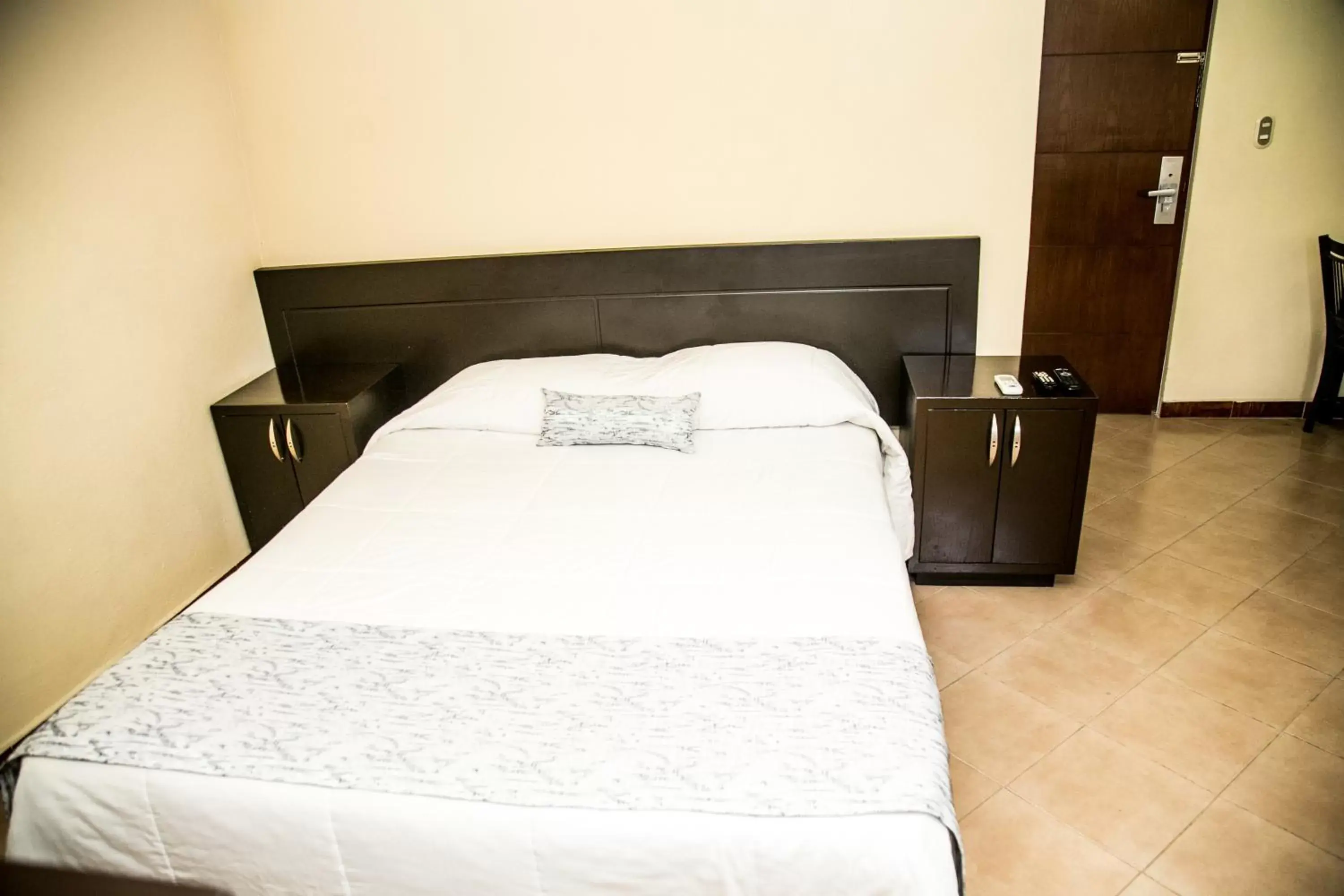 Standard Studio - single occupancy in Booking Dioh Standard Studio - single occupancy in Booking Dioh