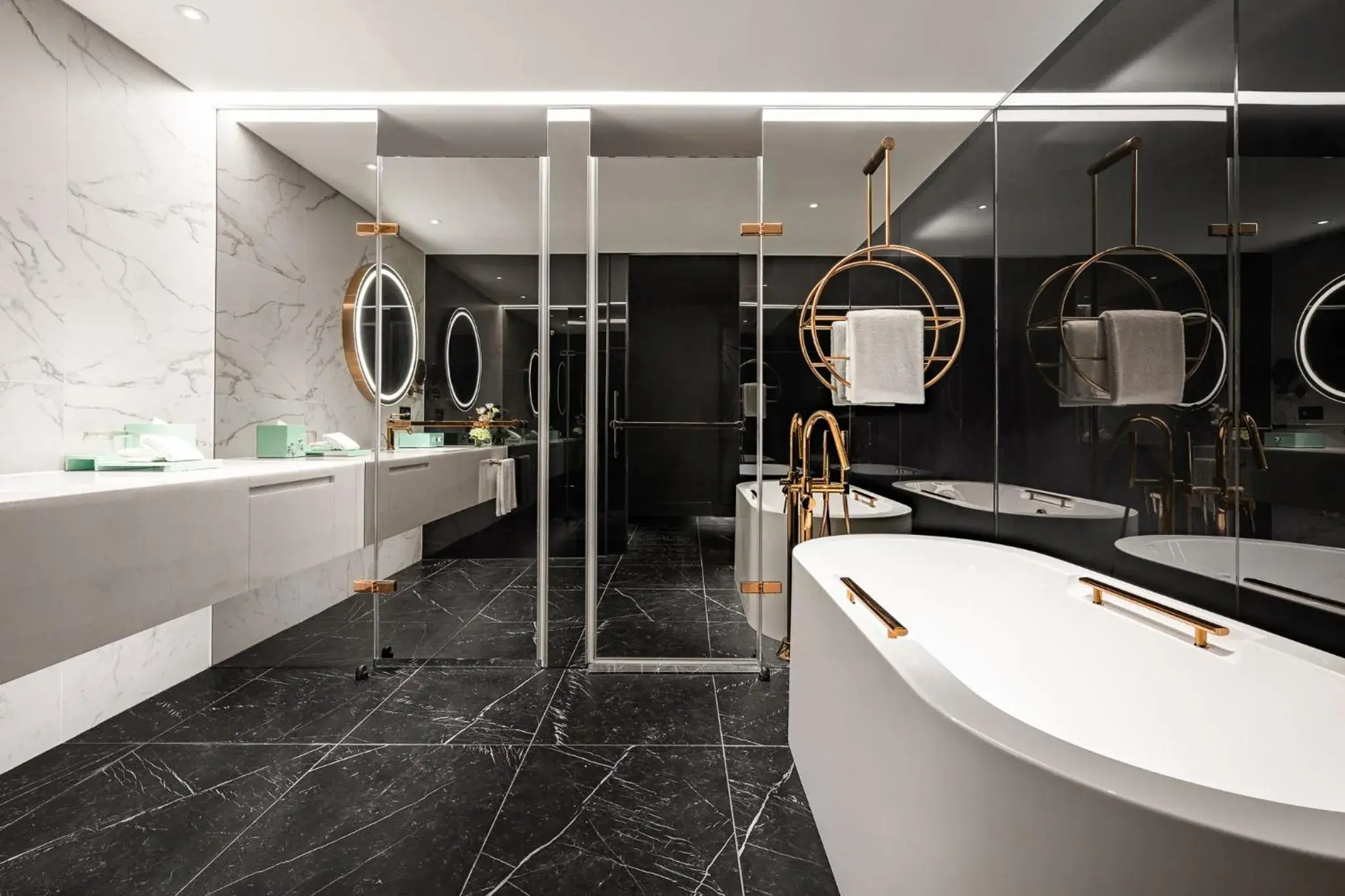 Premier King Room with City View in Le Meridien Taichung Premier King Room with City View in Le Meridien Taichung