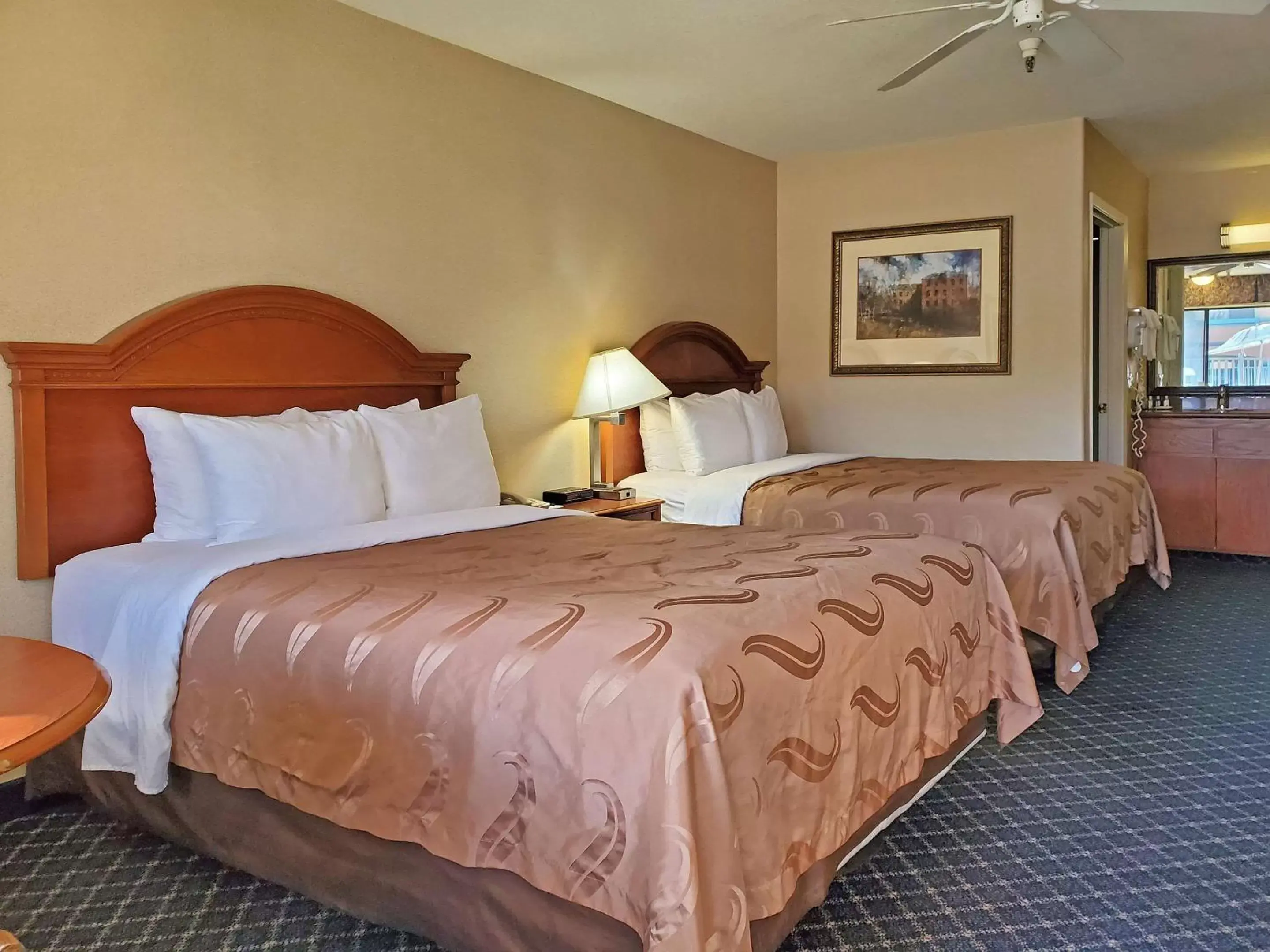 Standard 2 Queens Non Smoking in Spark By Hilton Santa Nella Standard 2 Queens Non Smoking in Spark By Hilton Santa Nella