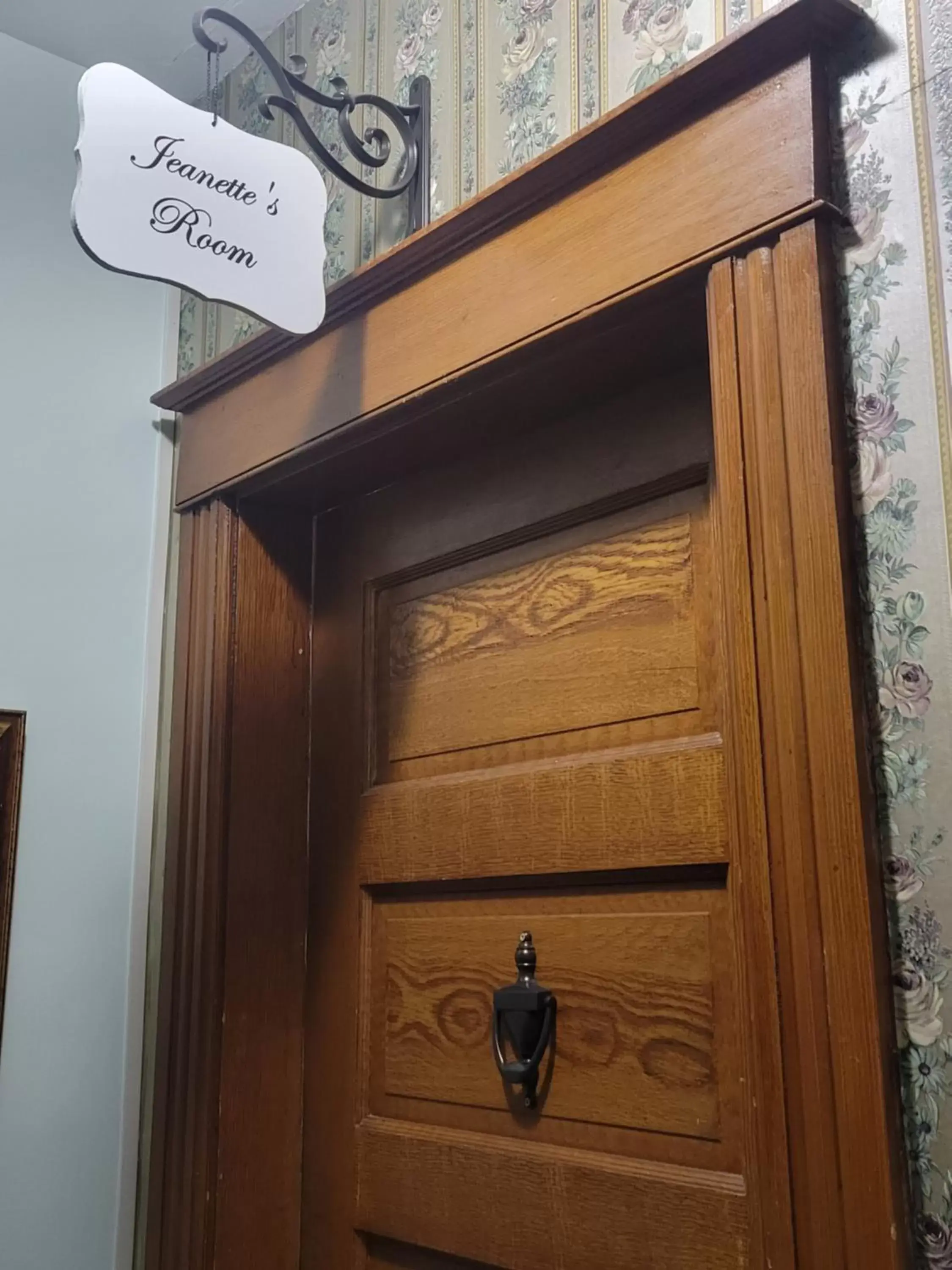 Deluxe Queen Room in The Home Place Inn Deluxe Queen Room in The Home Place Inn