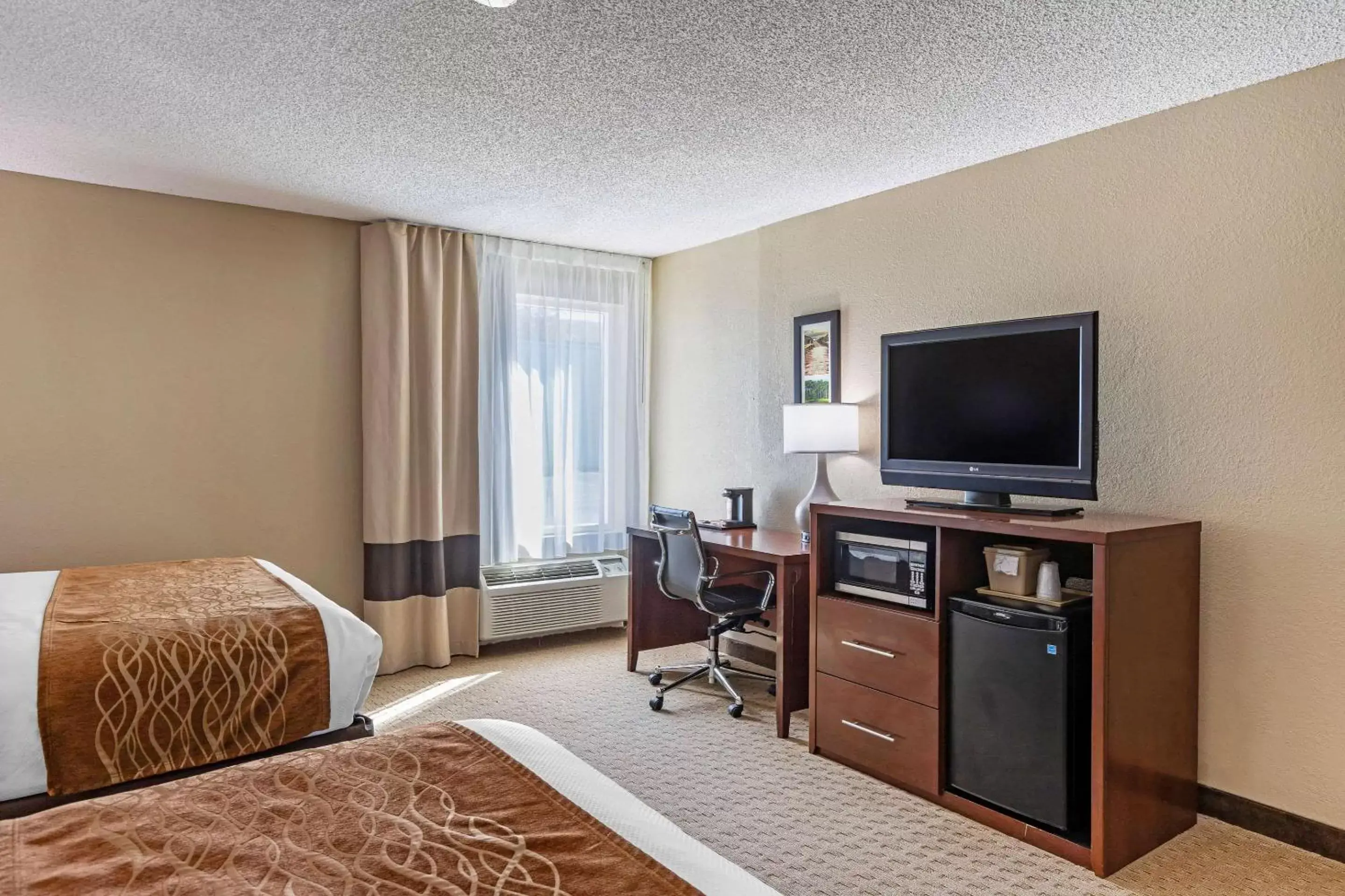Queen Room with Two Queen Beds - Accessible/Non-Smoking in Comfort Inn N Myrtle Beach Barefoot Landing Queen Room with Two Queen Beds - Accessible/Non-Smoking in Comfort Inn N Myrtle Beach Barefoot Landing
