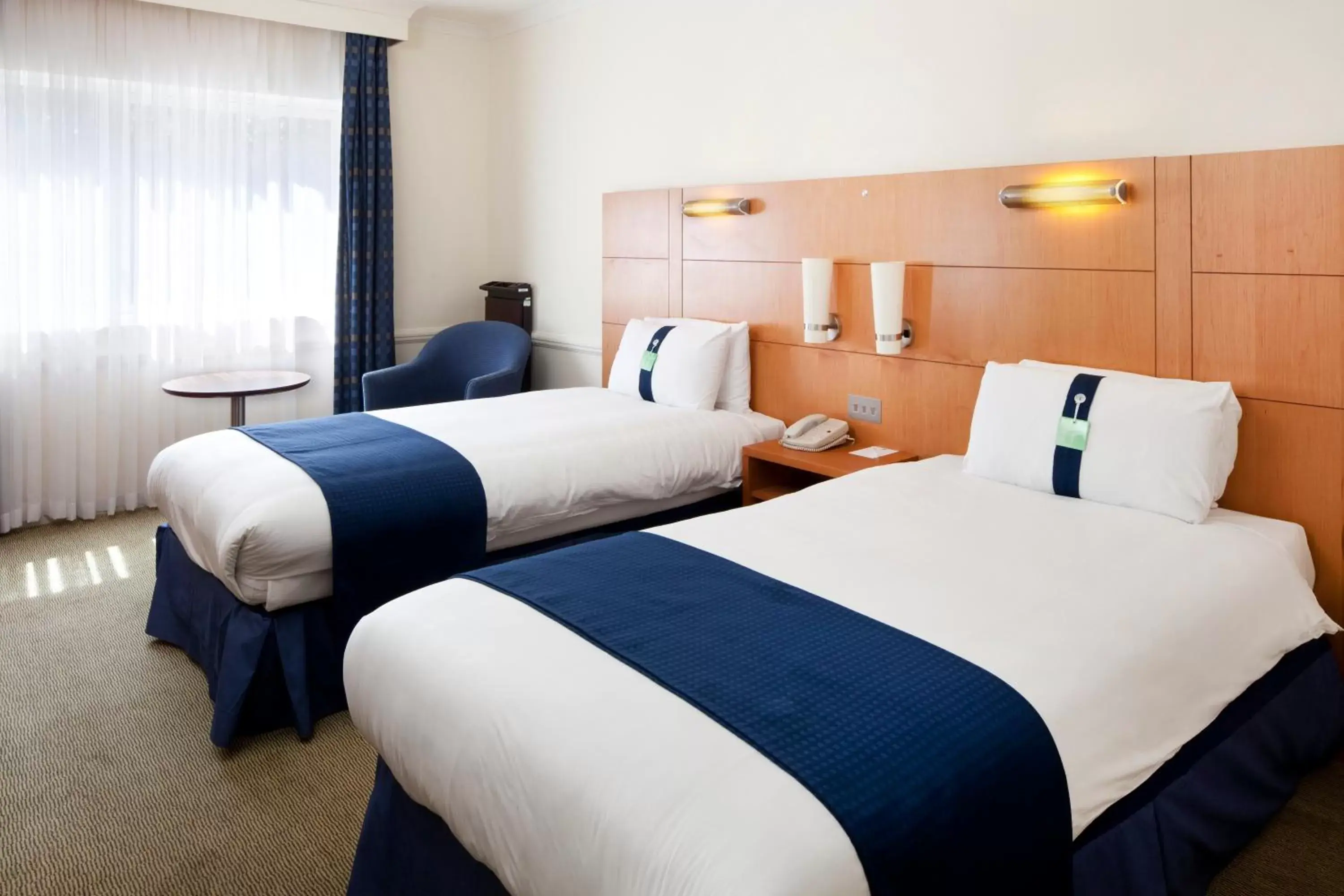 Standard Room with Two Single Beds in Holiday Inn Guildford by IHG Standard Room with Two Single Beds in Holiday Inn Guildford by IHG