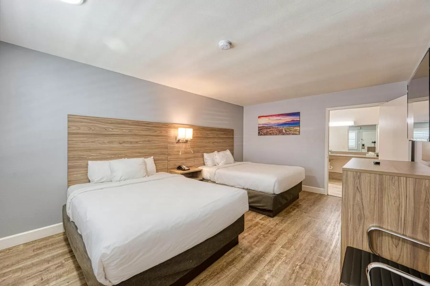 Queen Room with Two Queen Beds - Disability Access in Vagabond Inn San Luis Obispo Queen Room with Two Queen Beds - Disability Access in Vagabond Inn San Luis Obispo