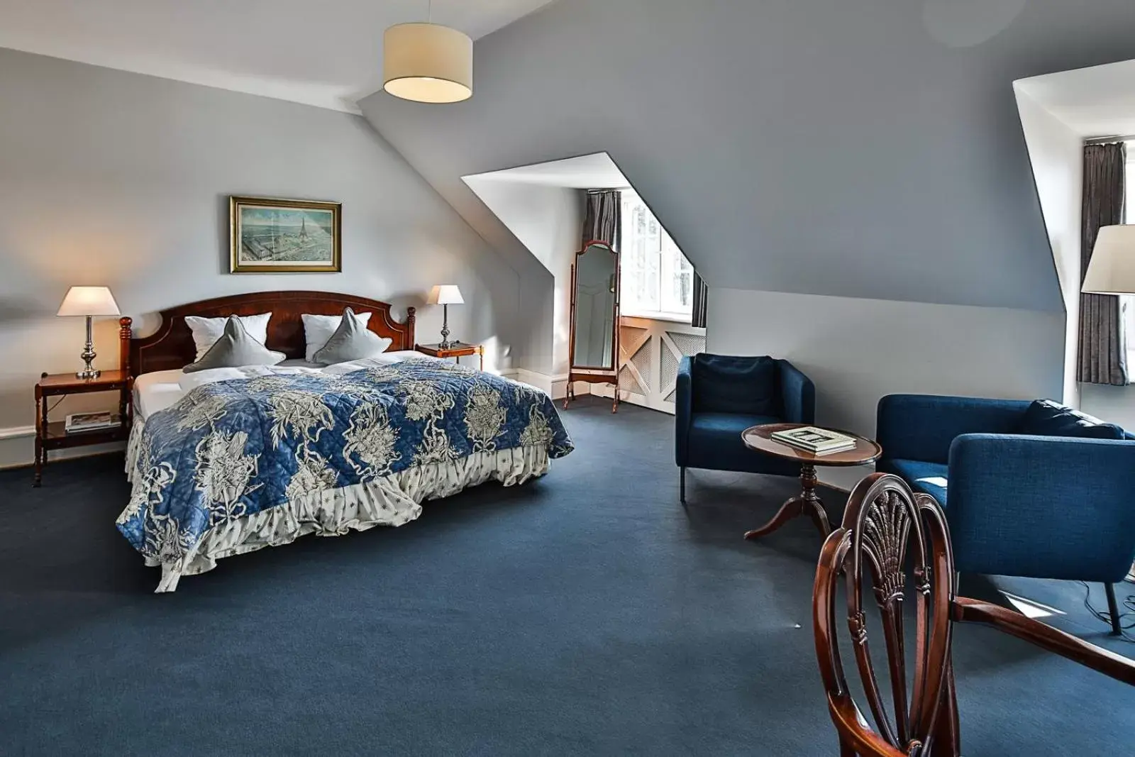 Junior Suite Main - single occupancy in Hotel Fredensborg Store Kro Junior Suite Main - single occupancy in Hotel Fredensborg Store Kro