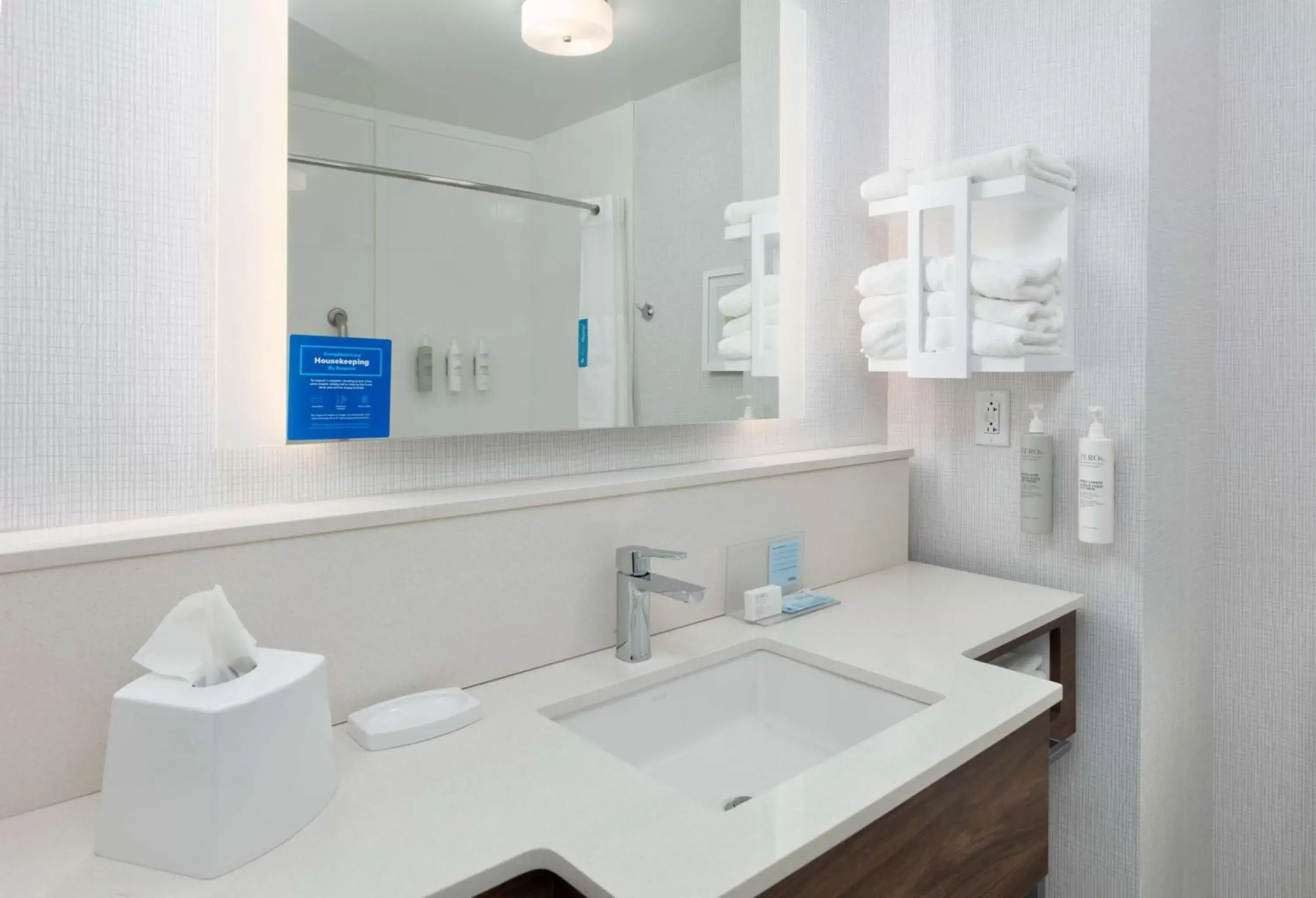 Queen Room with Two Queen Beds - Hearing Access/Non-Smoking in Hampton Inn Norfolk Queen Room with Two Queen Beds - Hearing Access/Non-Smoking in Hampton Inn Norfolk