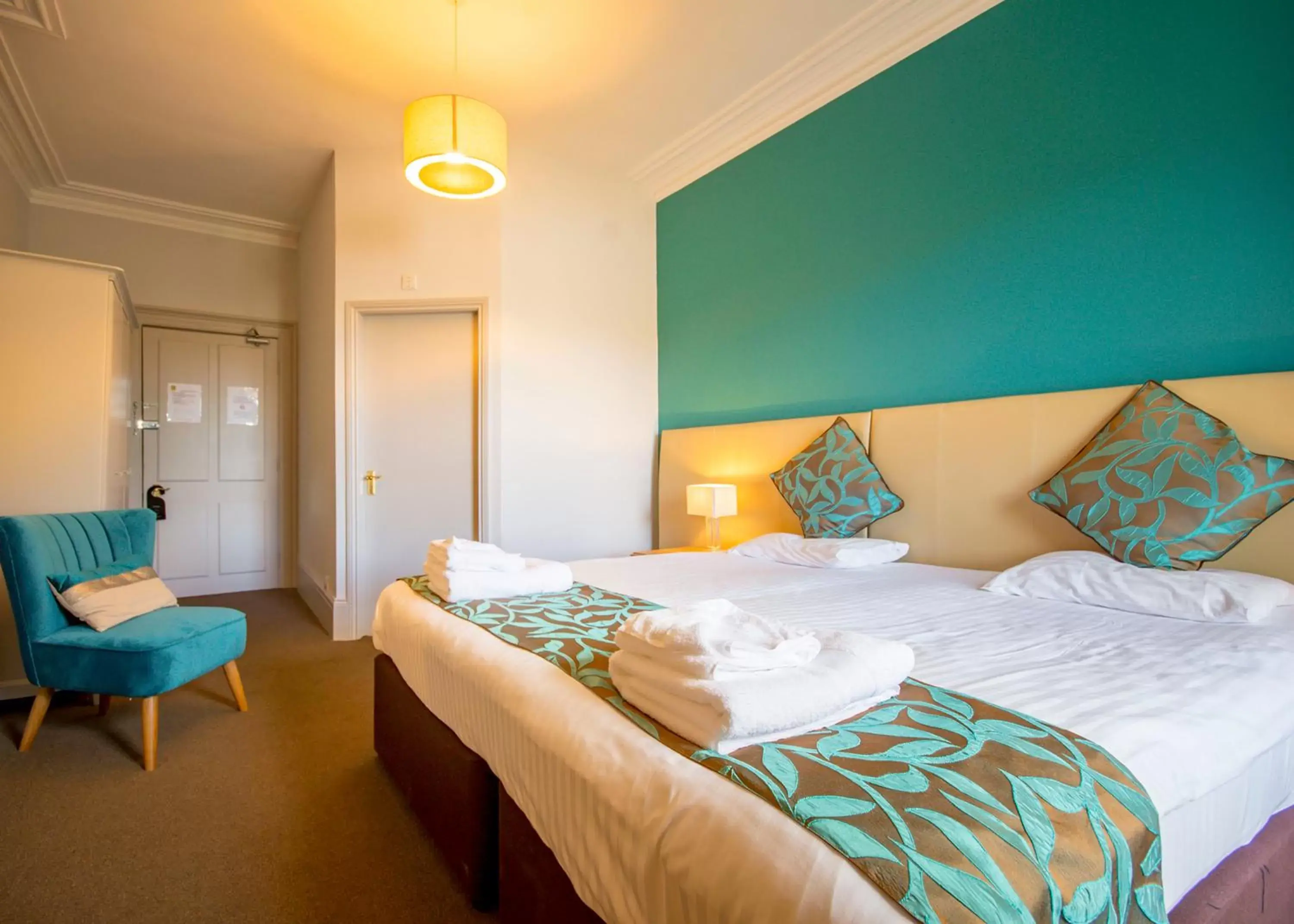 Double Room with Shower in Coquetvale Hotel Double Room with Shower in Coquetvale Hotel