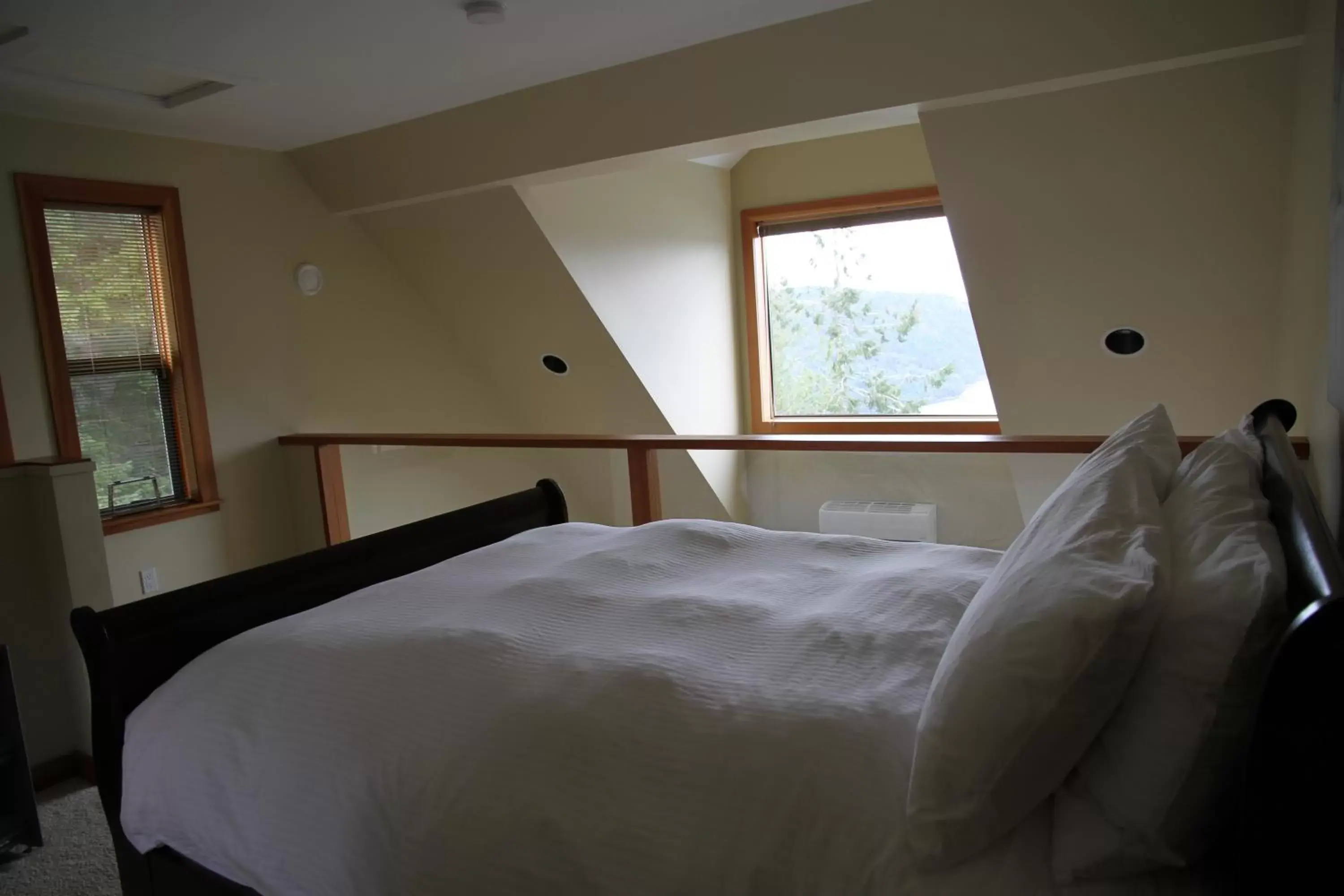 Deluxe Queen Suite in Moon Water Lodge Deluxe Queen Suite in Moon Water Lodge