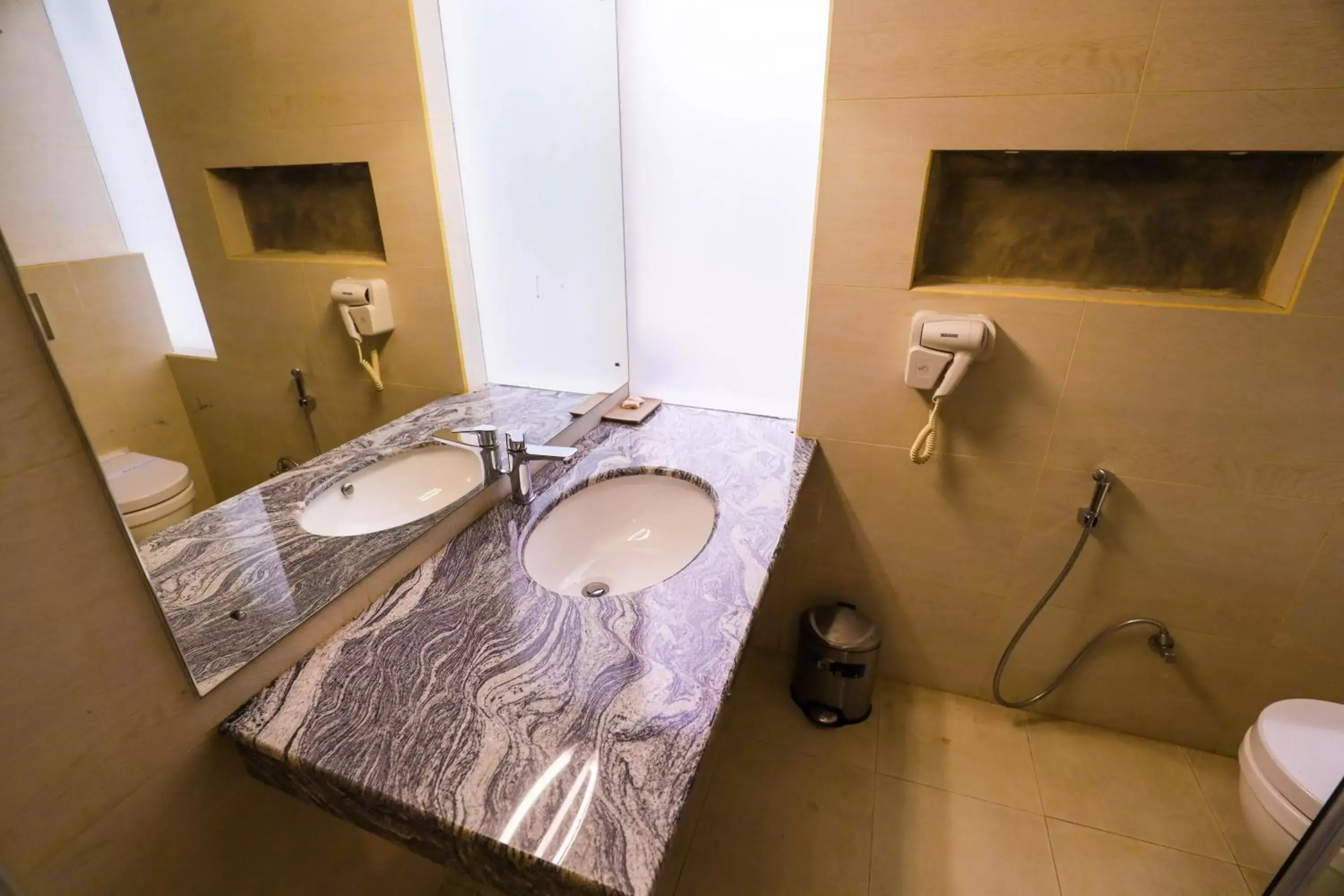 Standard Double Room in Hotel Ganthera Kandy Standard Double Room in Hotel Ganthera Kandy