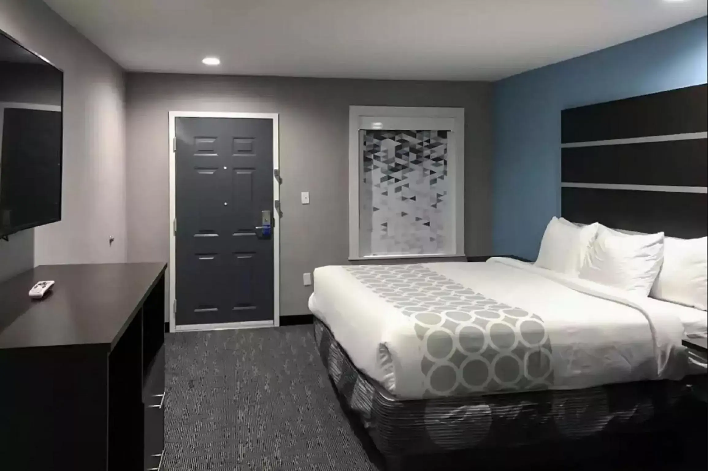 King Room - Accessible/Non-Smoking in Rodeway Inn South King Room - Accessible/Non-Smoking in Rodeway Inn South